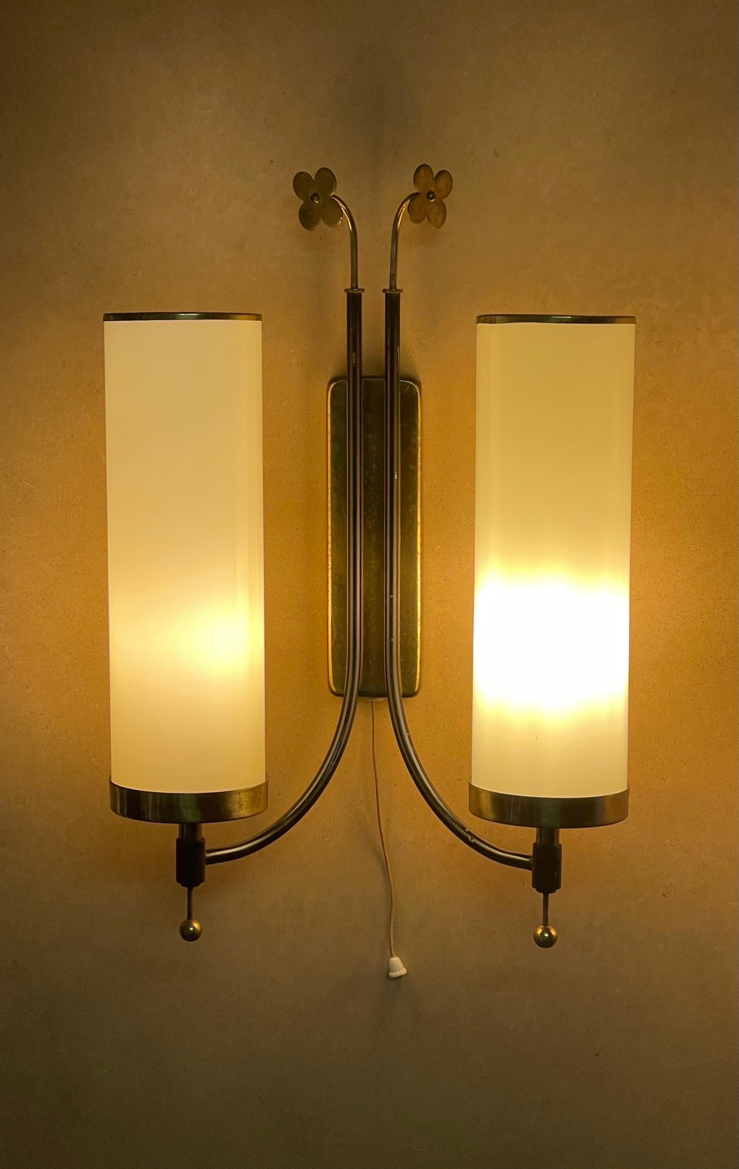 Pair of Scandinavian Tynell Style Opal Glass Tube and Brass Wall Sconces, 1940s In Good Condition For Sale In Wiesbaden, Hessen