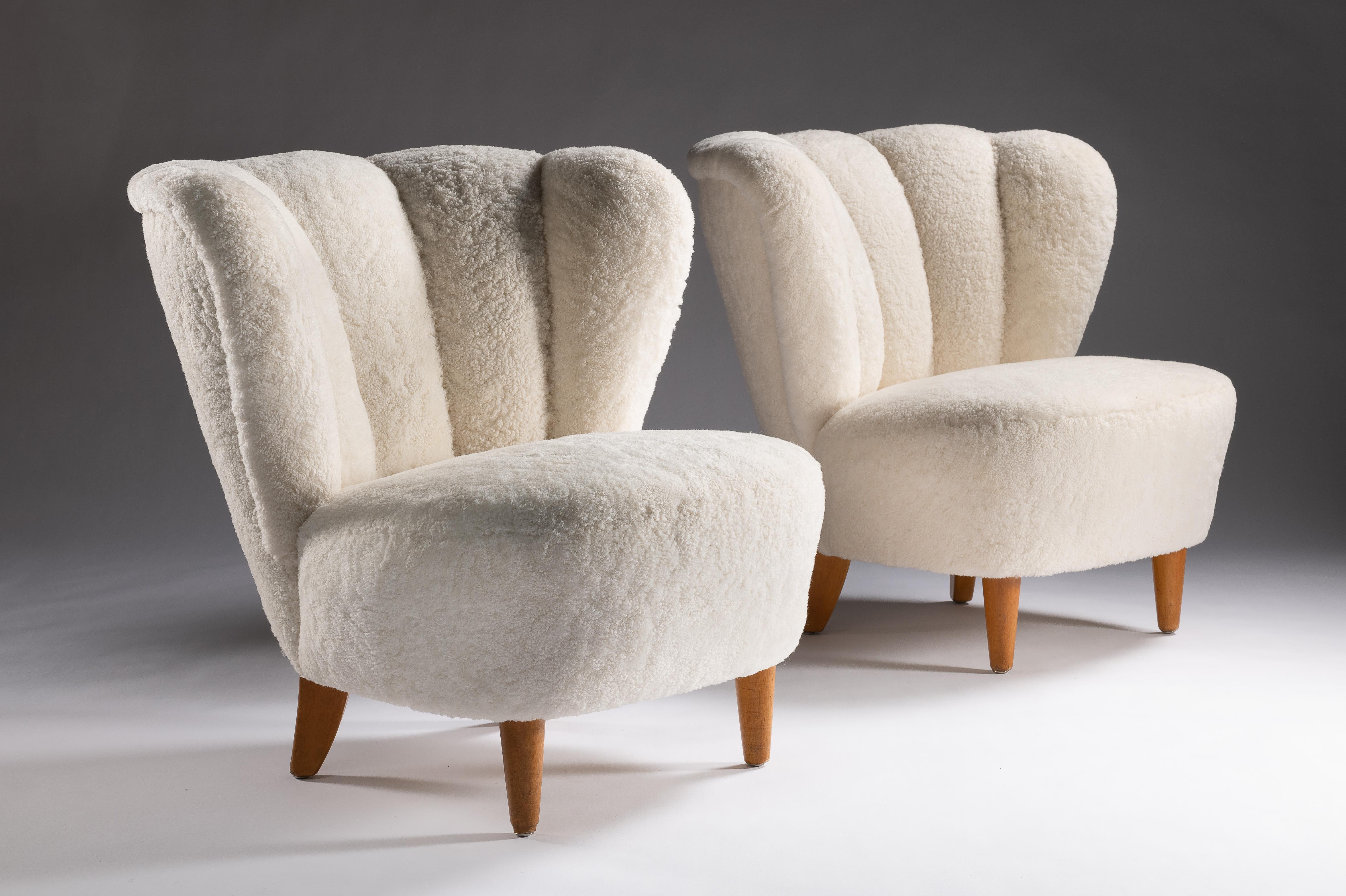 French Pair of Scandinavian Vintage White Easy Chairs 1950s, Shearling Upholstery For Sale