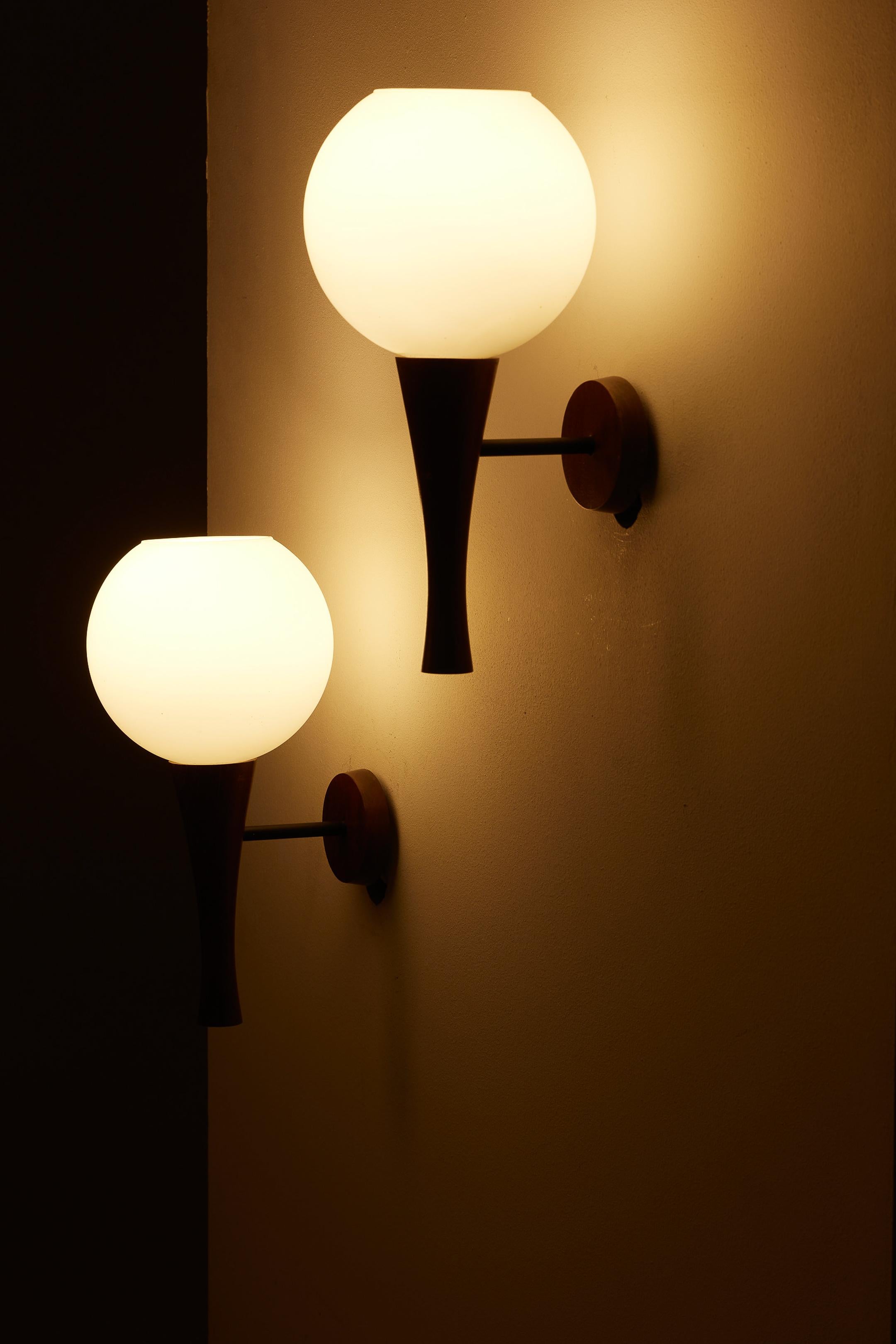 Pair of Scandinavian wall sconces In Good Condition For Sale In PARIS, FR