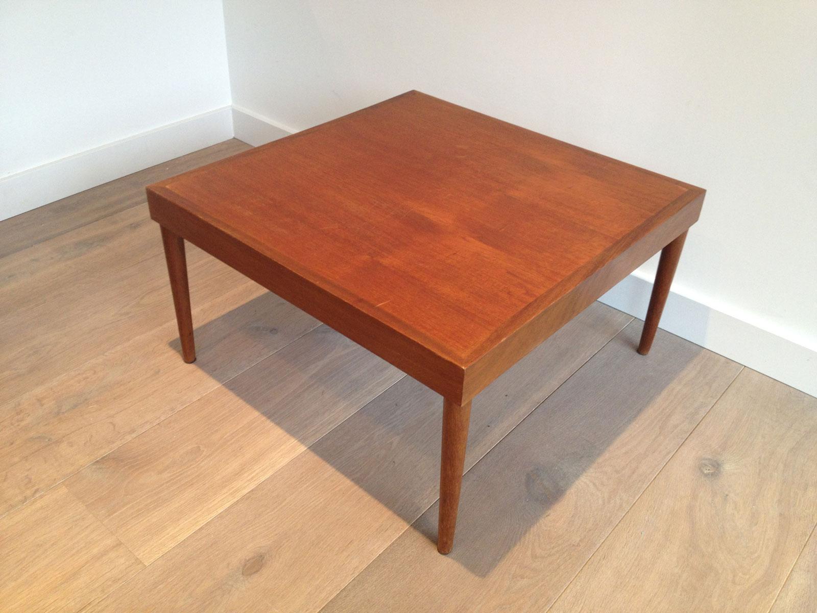 Pair of Scandinavian Wooden Side Tables. Circa 1960 In Good Condition For Sale In Marcq-en-Barœul, Hauts-de-France