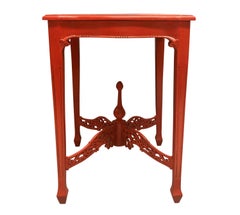 Coppia di tavolini scarlatti in stile Chippendale