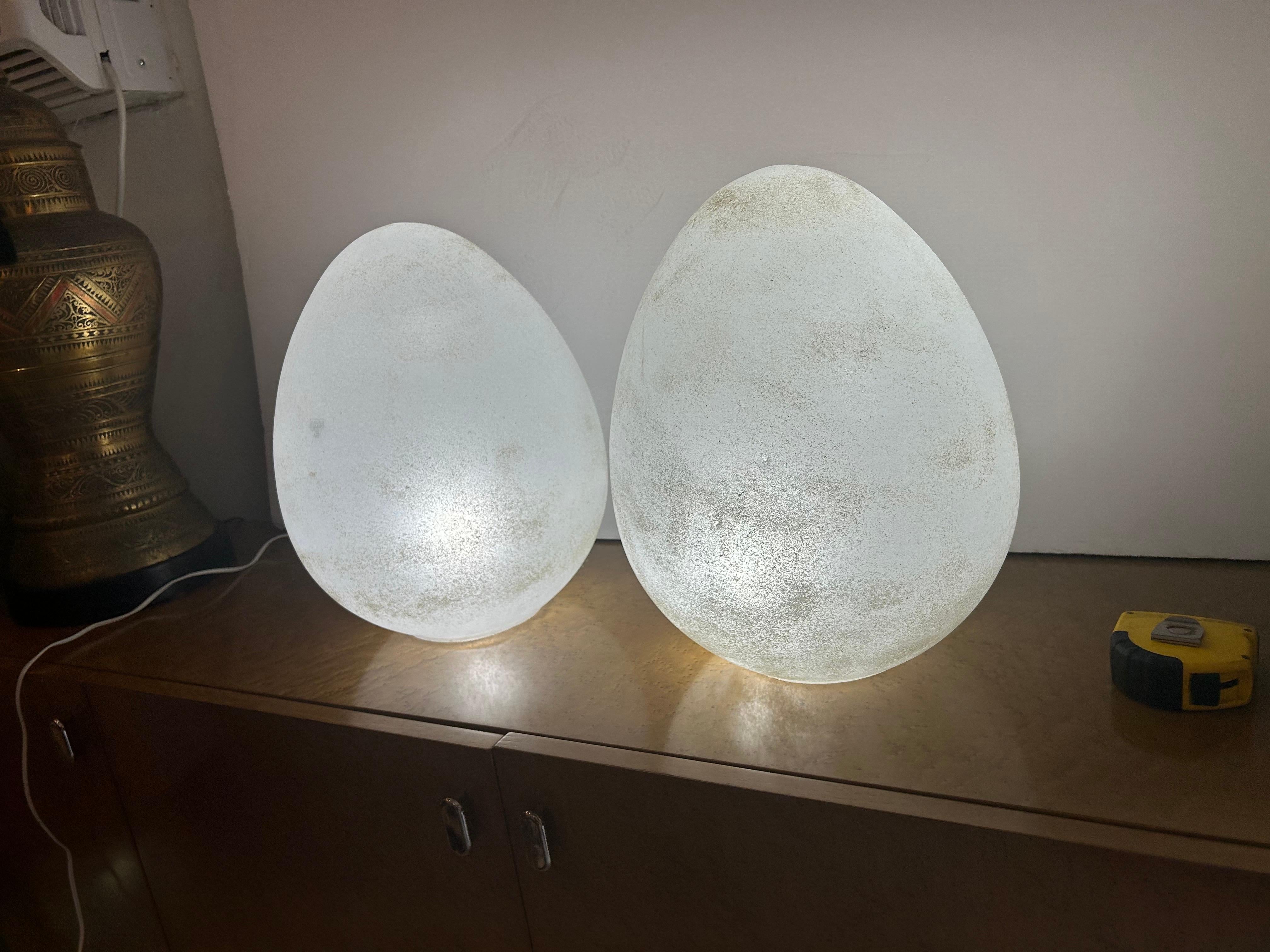 Pair of Scavo egg table lamps attributed to Cendese For Sale 6