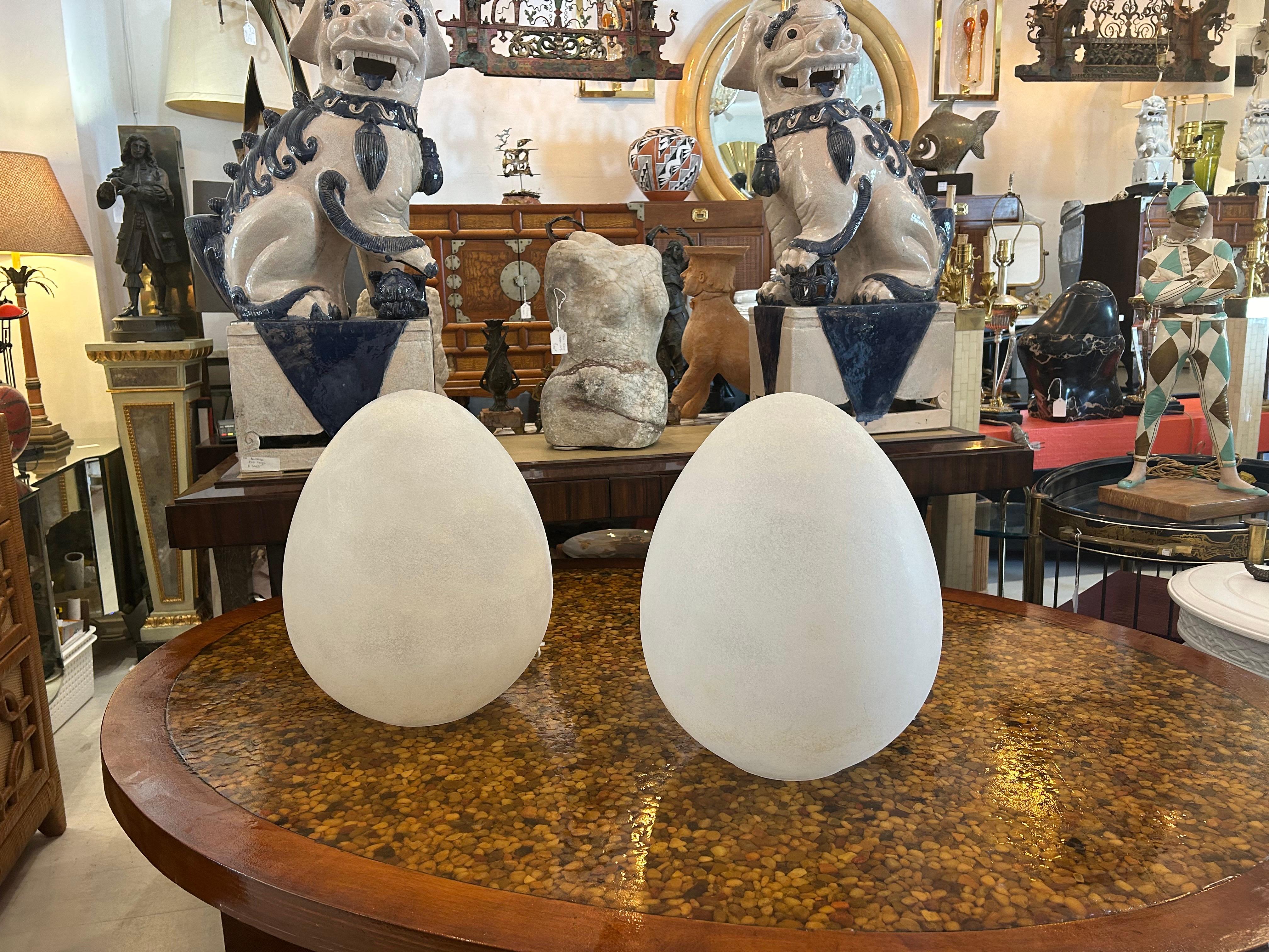 20th Century Pair of Scavo egg table lamps attributed to Cendese For Sale