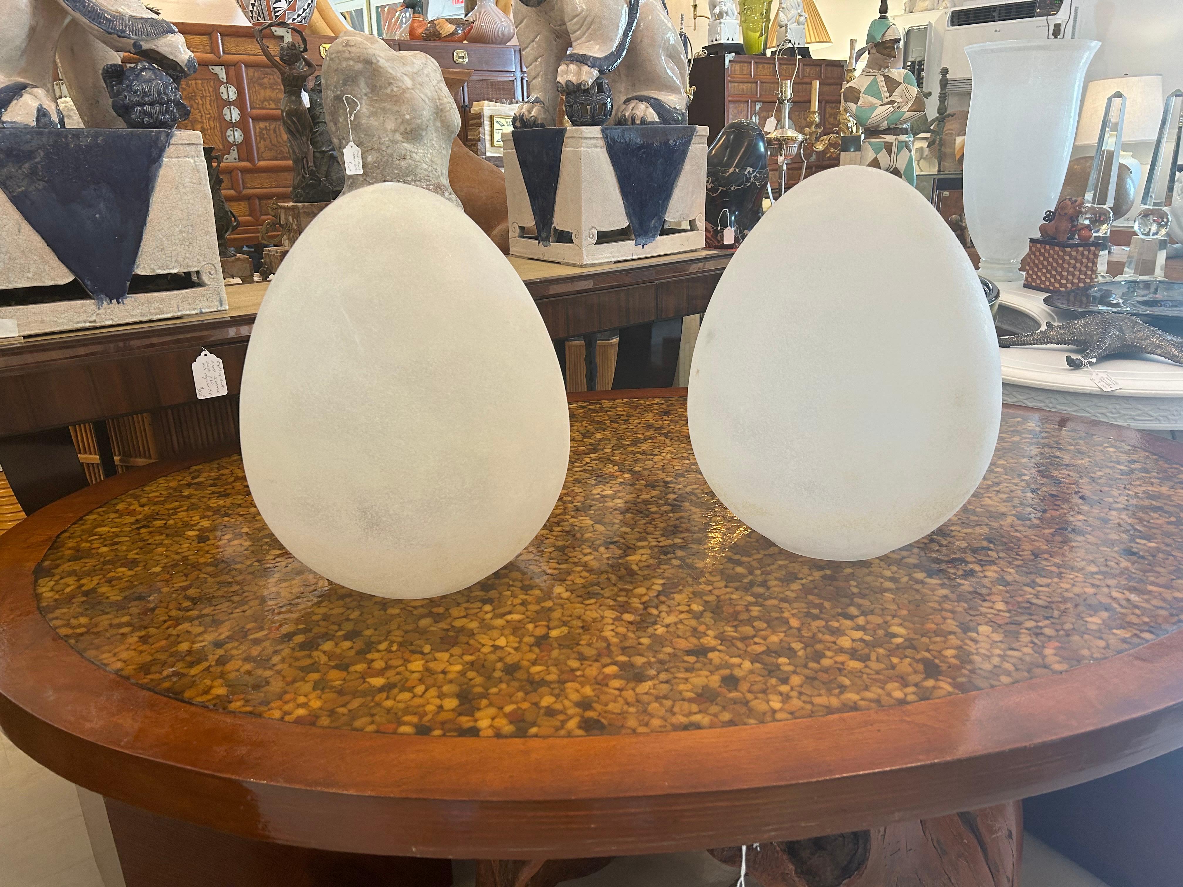 Pair of Scavo egg table lamps attributed to Cendese For Sale 1