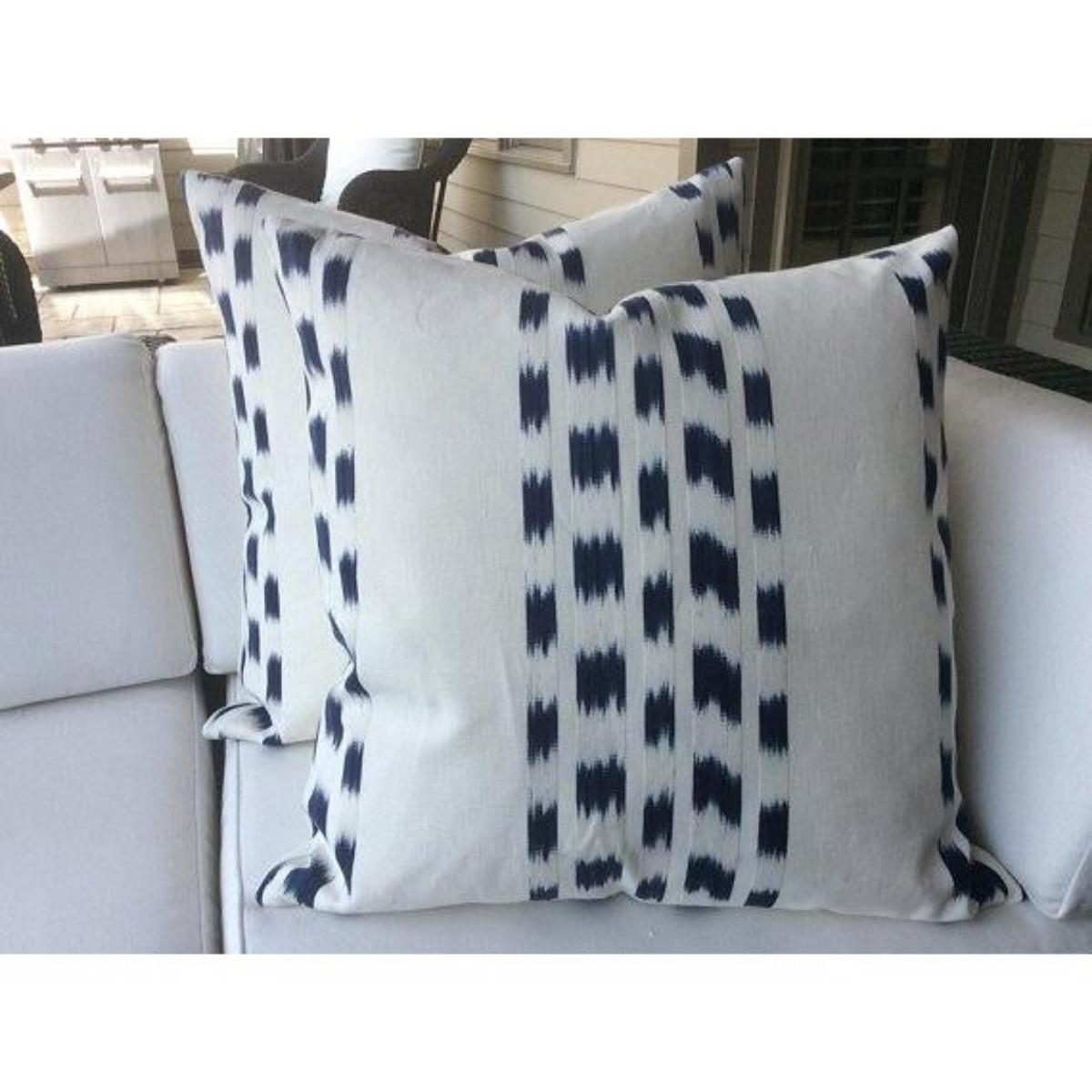 Americano Coppia di cuscini a strisce Schumacher Izmir in Indaco in vendita