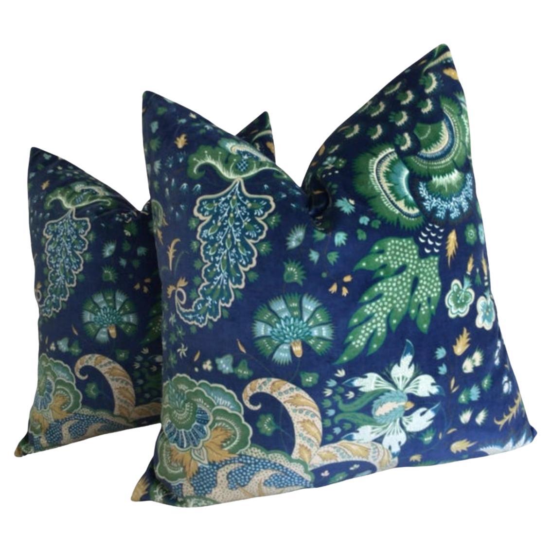 Coppia di cuscini Schumacher "Majorelle" in velluto blu con imbottitura in piuma d
oca