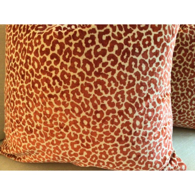 Hollywood Regency Coppia di cuscini in velluto Schumacher Timothy Corrigan Madeleine in vendita