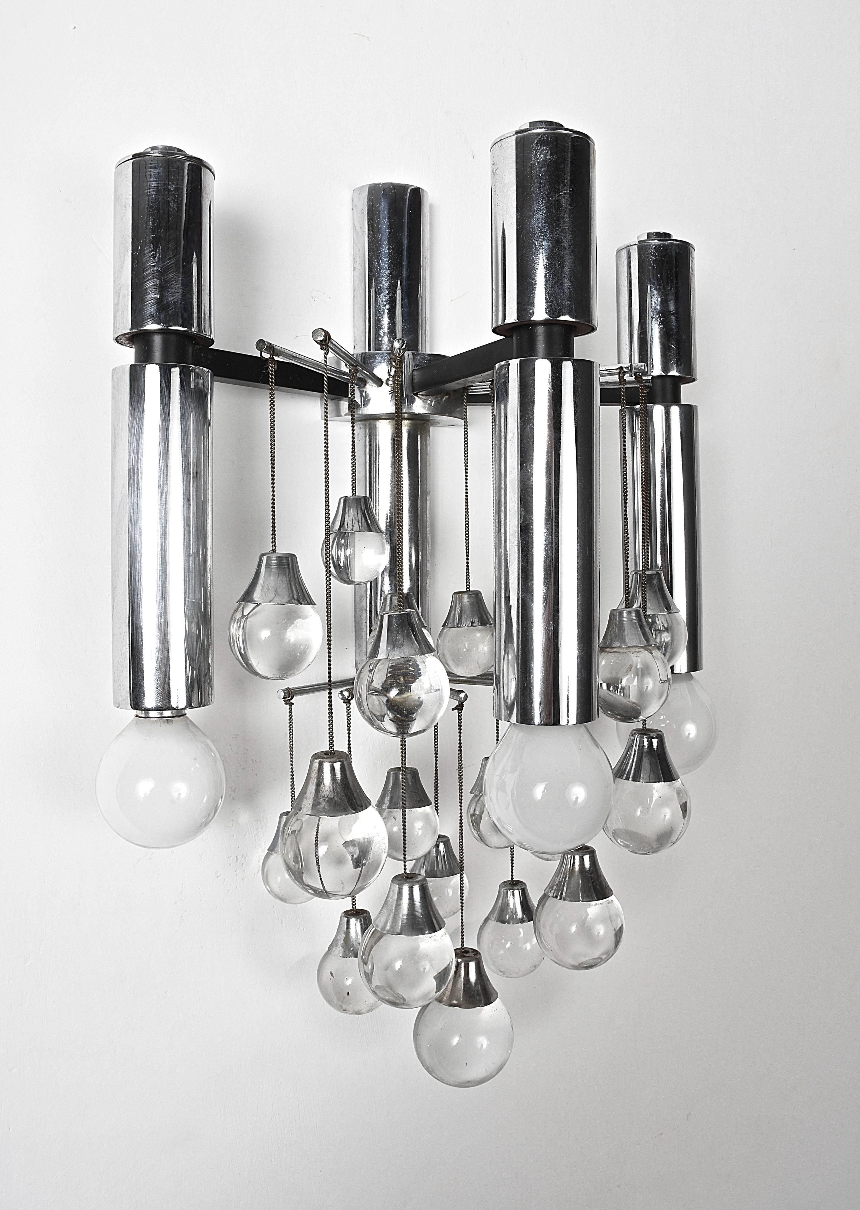 Pair of Sciolari Chrome and Glass Italian Sconces with Three Lights, 1960s For Sale 1