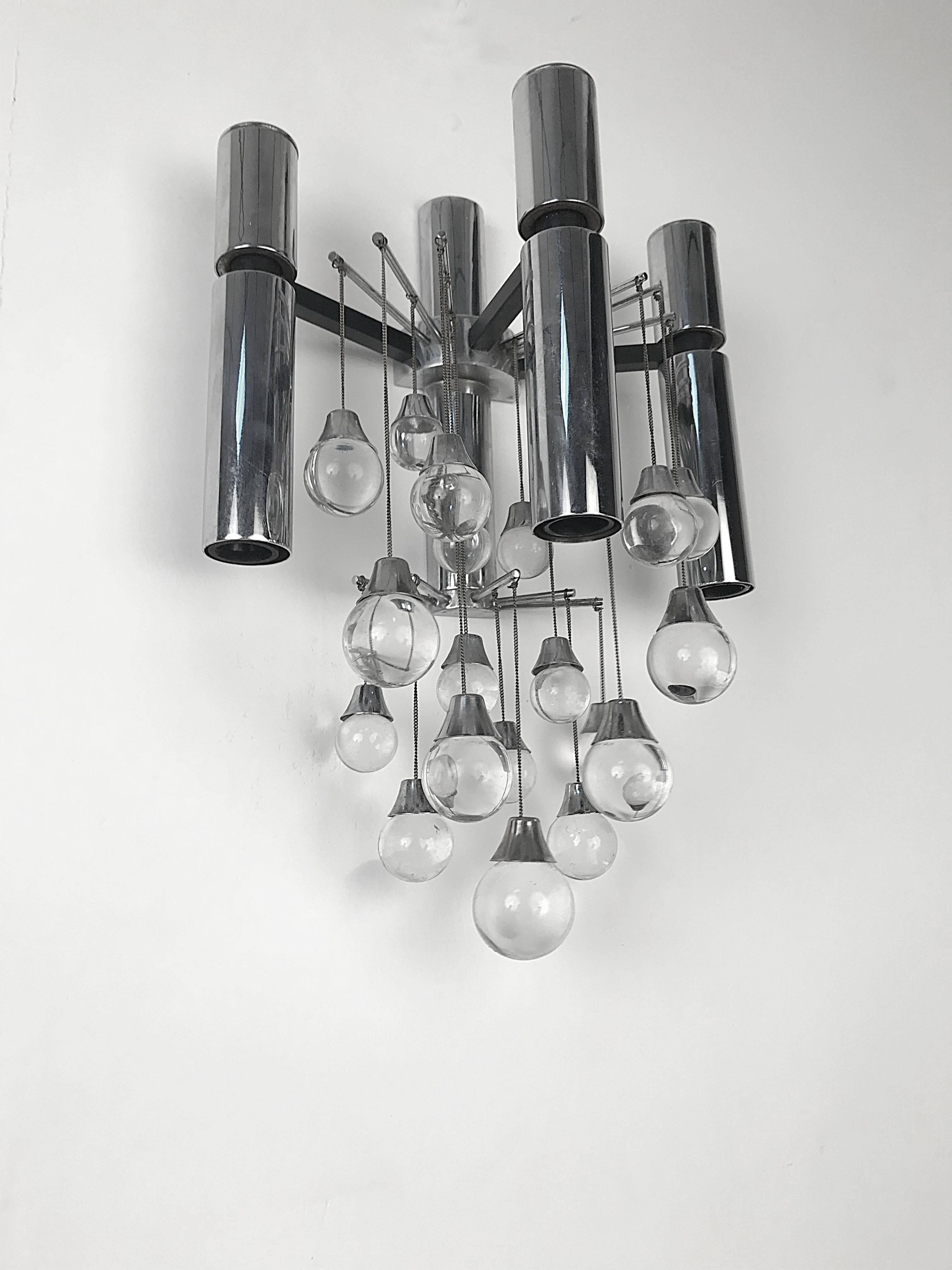 Pair of Sciolari Chrome and Glass Italian Sconces with Three Lights, 1960s For Sale 4
