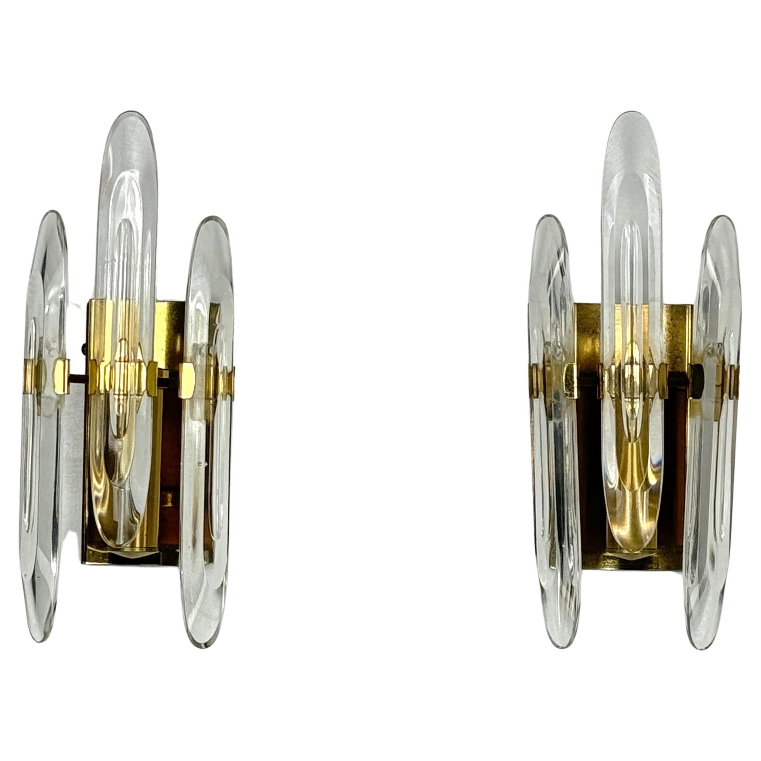 Pair of Sciolari sconces in glass and gilded brass. Italy 1970s