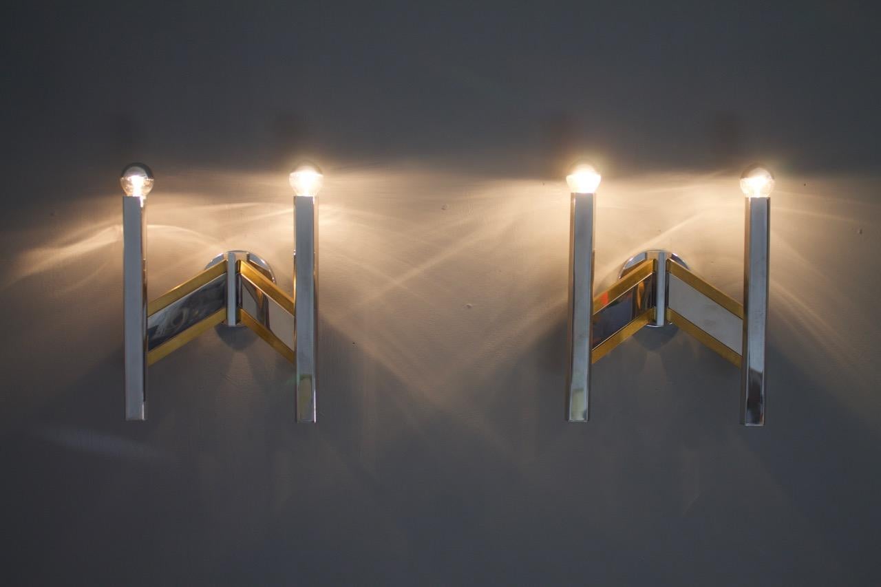 Mid-Century Modern Pair of Sciolari Wall Sconces Lights in Chrome and Brass, Italy, 1970s For Sale
