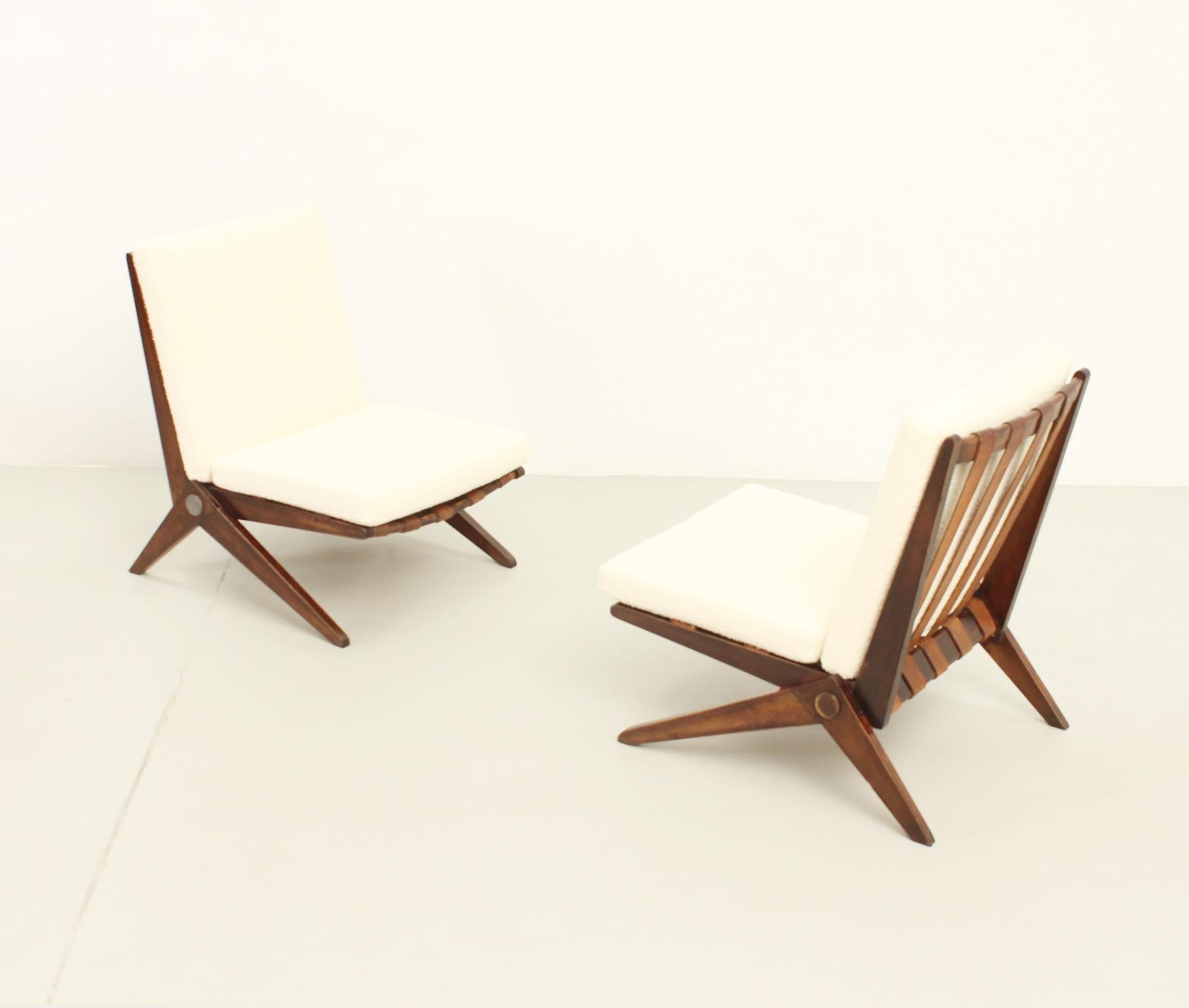Pair of Scissors Chairs by Pierre Jeanneret for Knoll, 1948 In Good Condition In Barcelona, ES