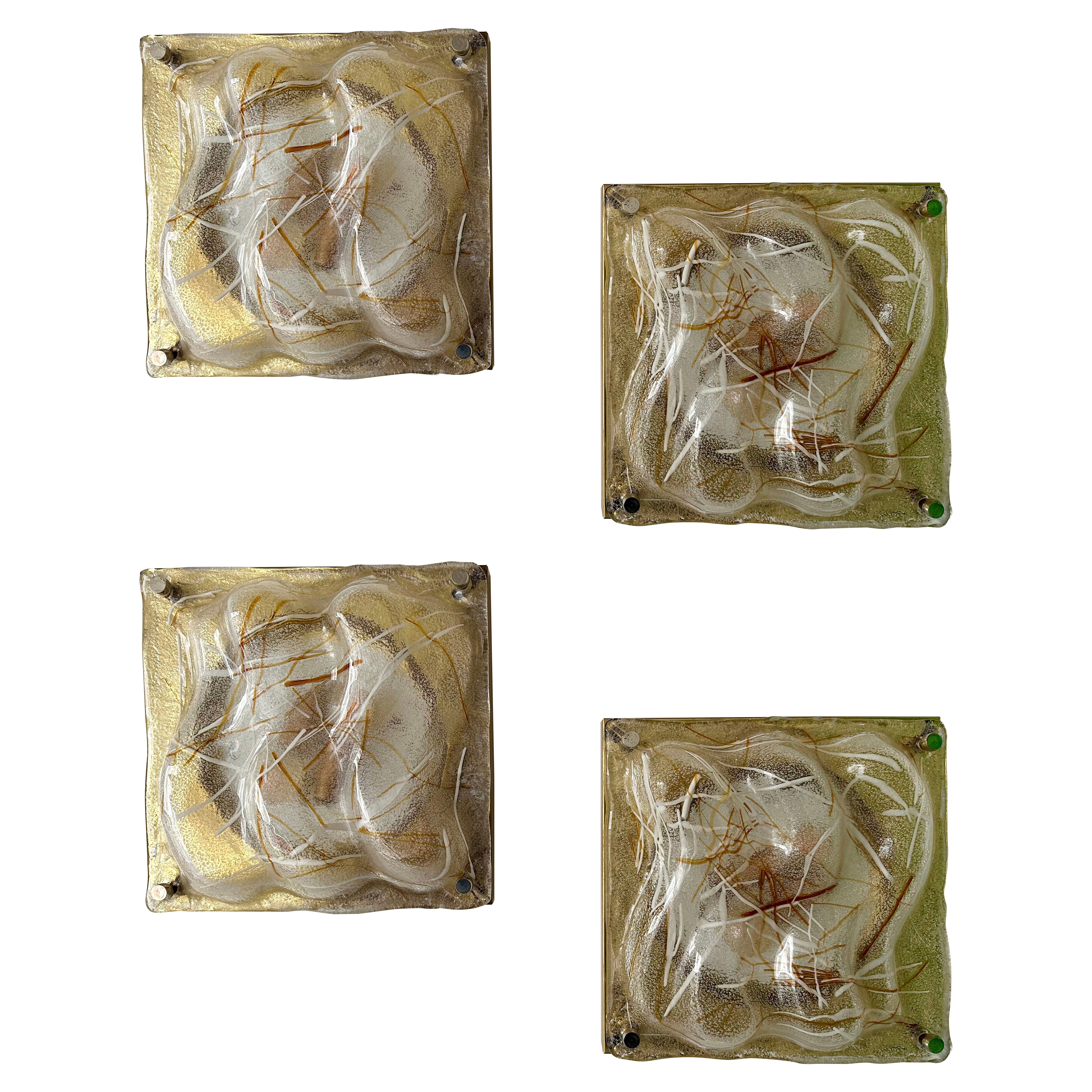 Paire d'appliques en verre de Murano et laiton. Italie, 1970 en vente