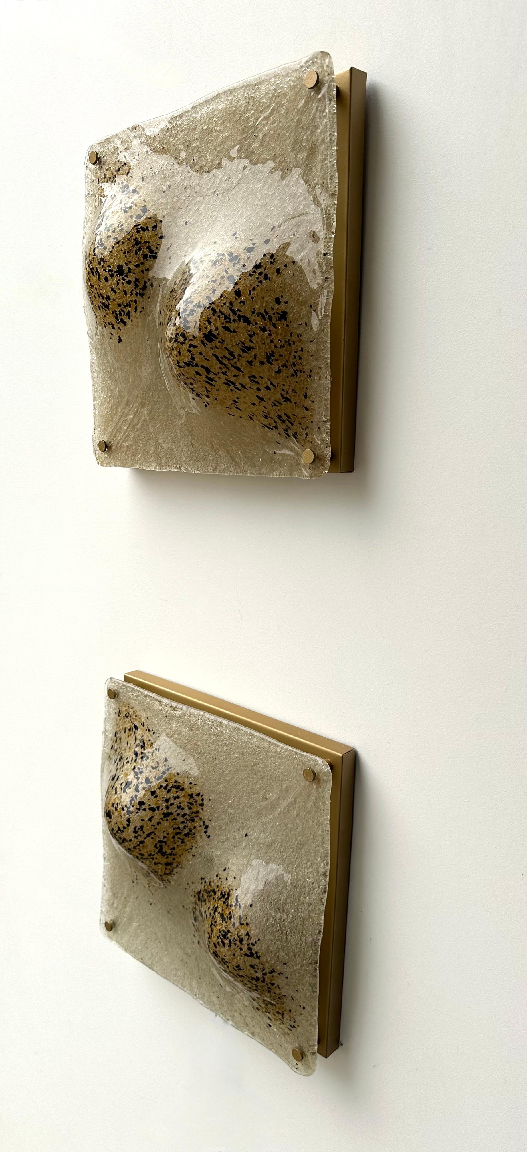 Paire d'appliques en verre de Murano affaissé et métal doré Italie, 1970 en vente 4