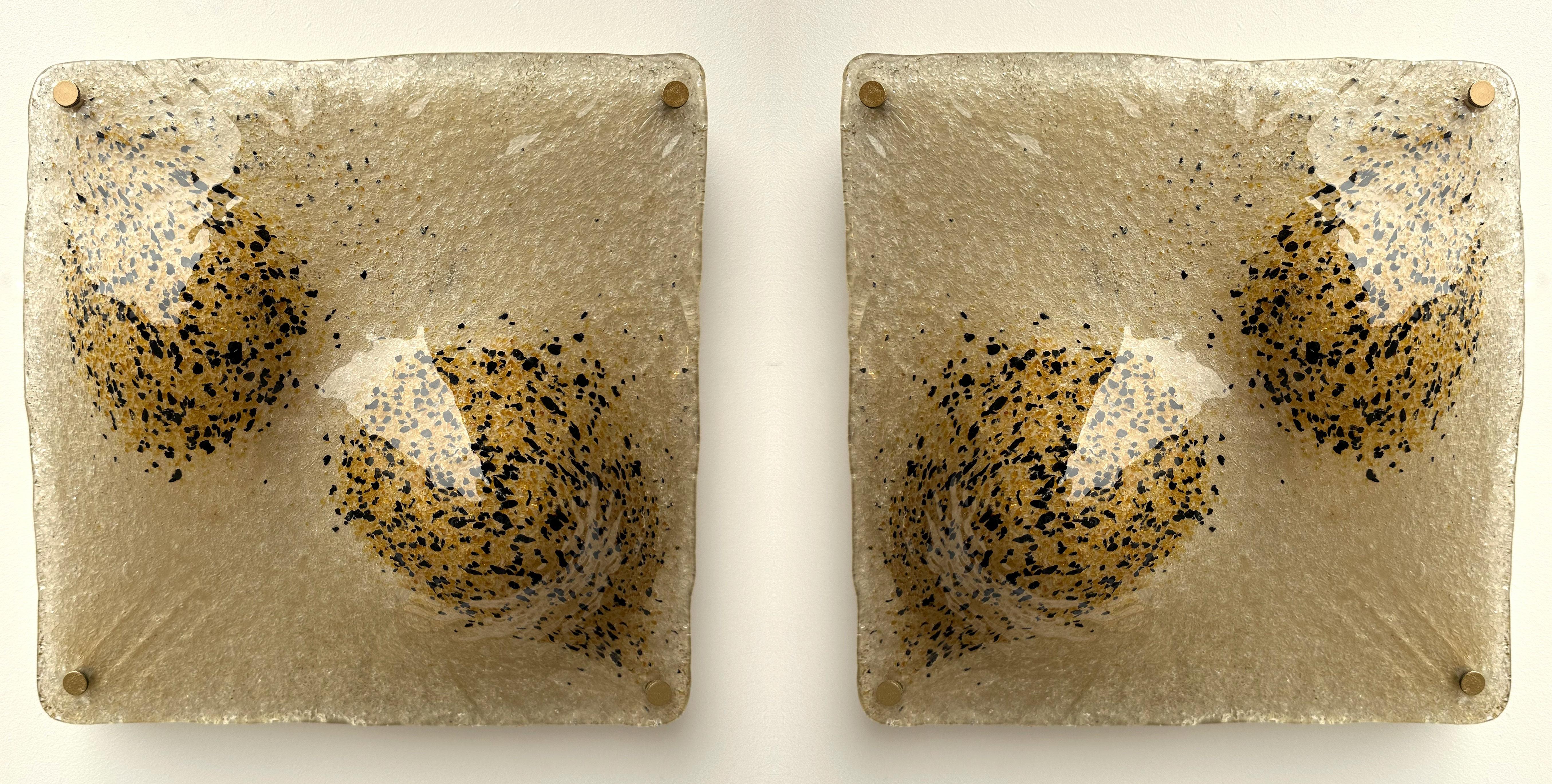 Paire d'appliques en verre de Murano affaissé et métal doré Italie, 1970 en vente 5