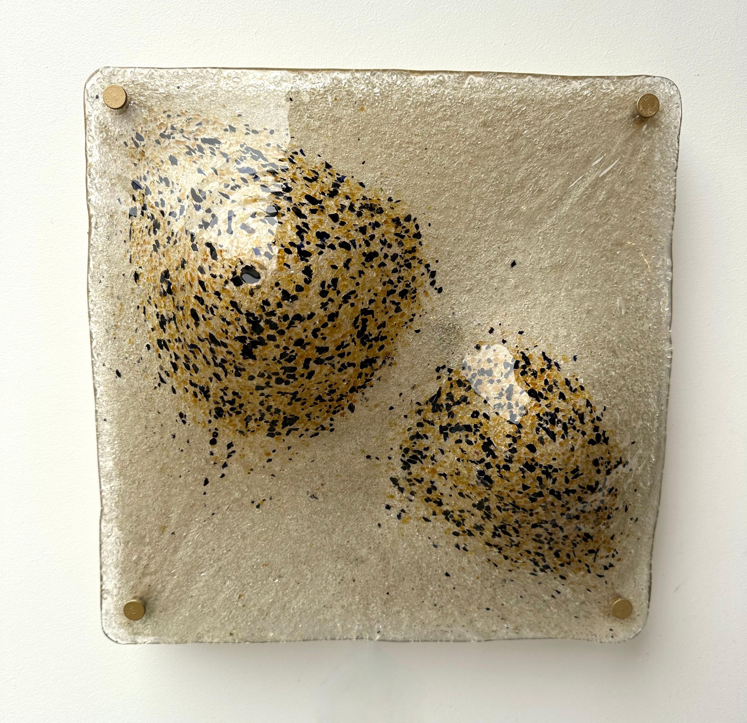 Doré Paire d'appliques en verre de Murano affaissé et métal doré Italie, 1970 en vente