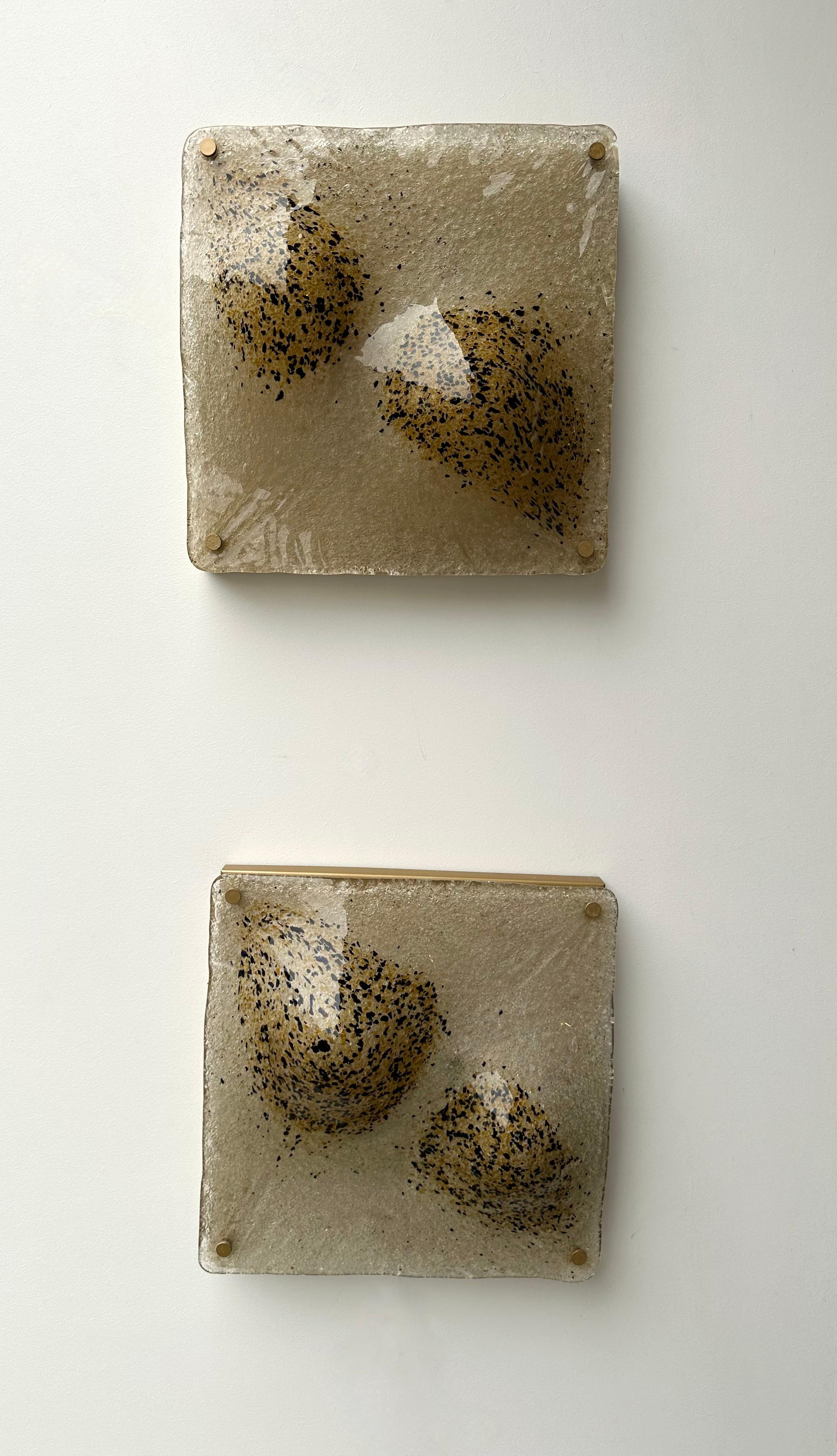 Paire d'appliques en verre de Murano affaissé et métal doré Italie, 1970 en vente 1