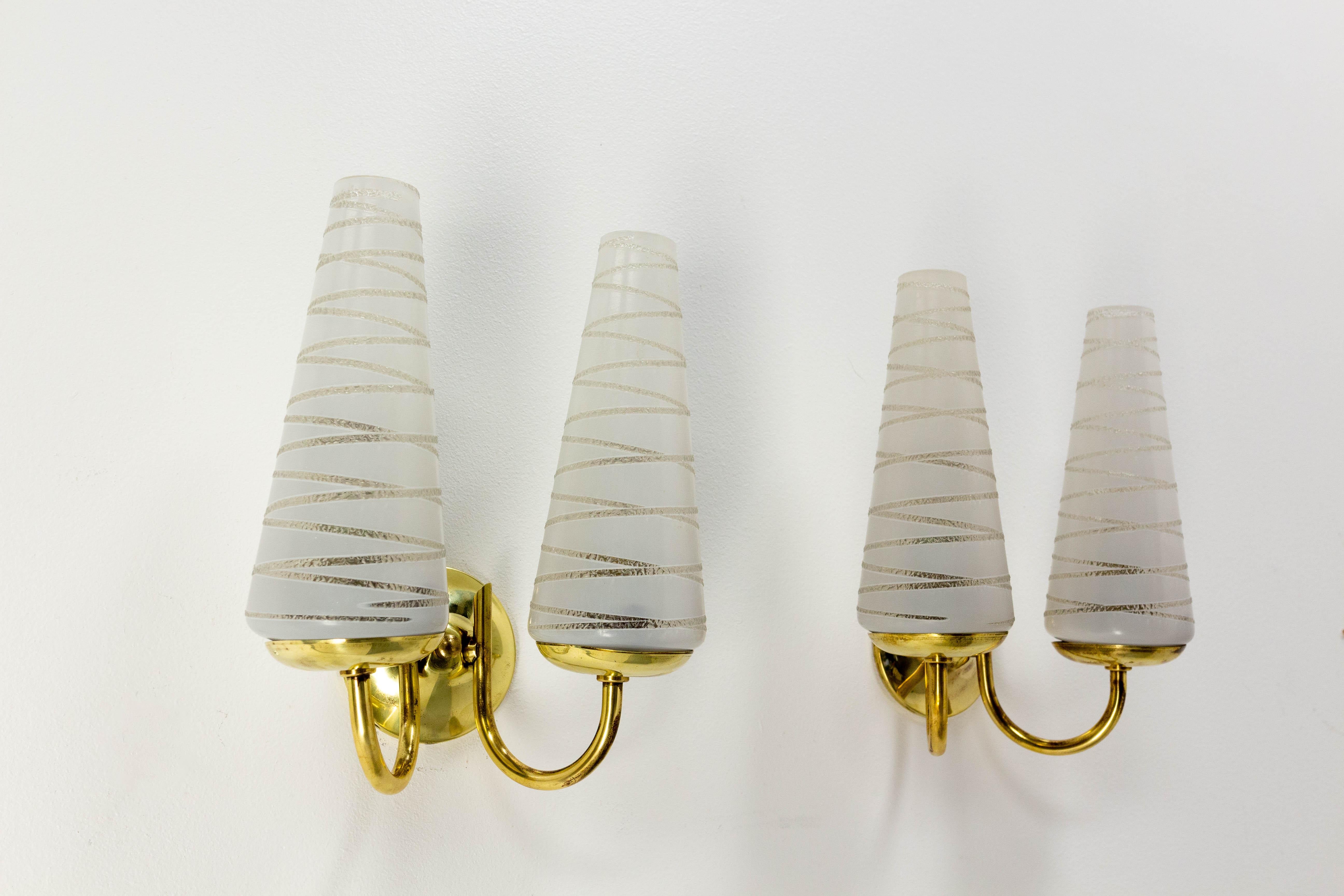 Pair of Sconces Brass & Glass, circa 1960 In Good Condition For Sale In Labrit, Landes