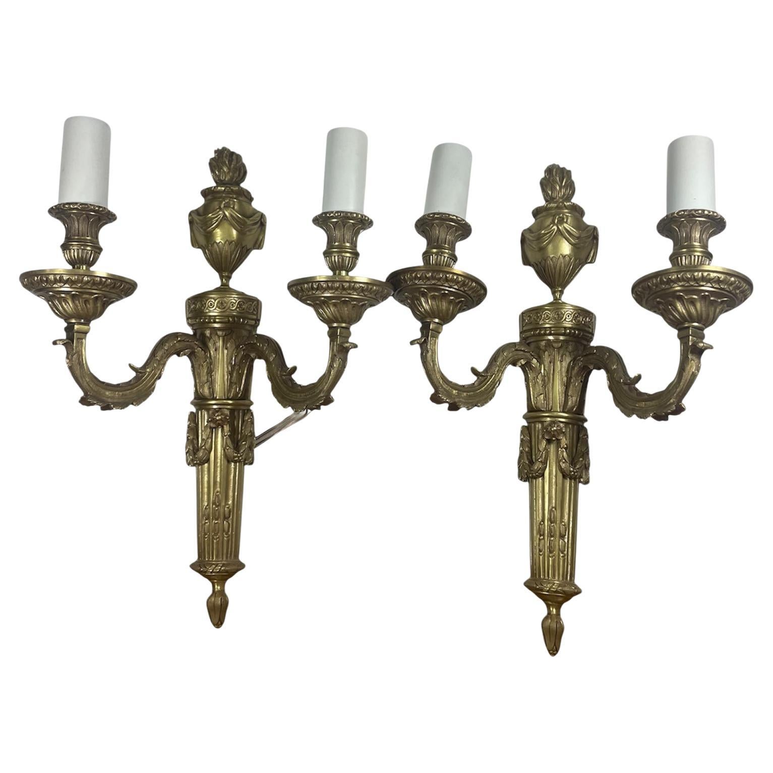 Paar Wandleuchten Louis XVI aus Bronze mit zwei Lights