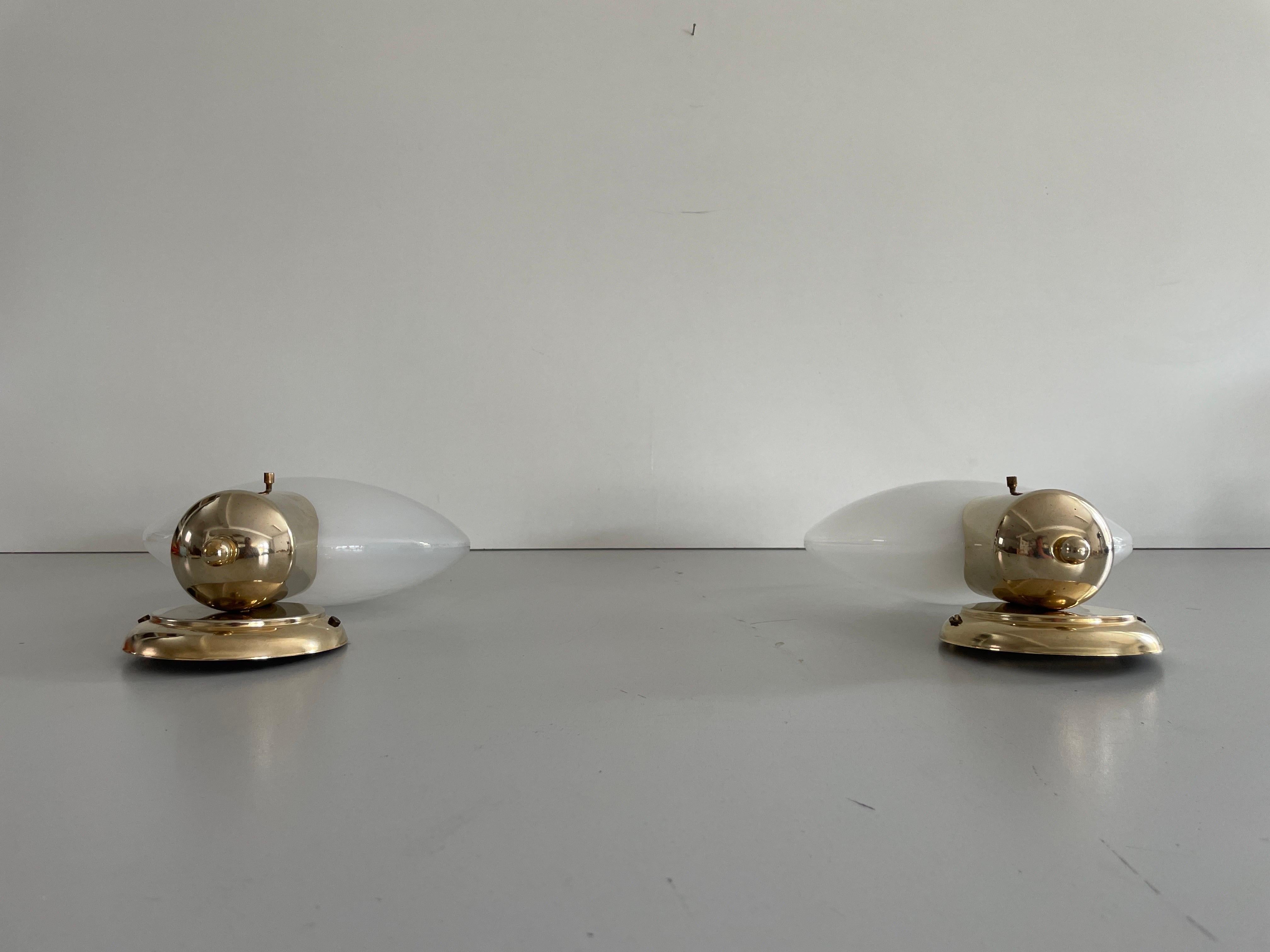 Pareja de apliques de Boulanger en vidrio soplado y latón, años 60, Bélgica en Excelente estado para la venta en Hagenbach, DE