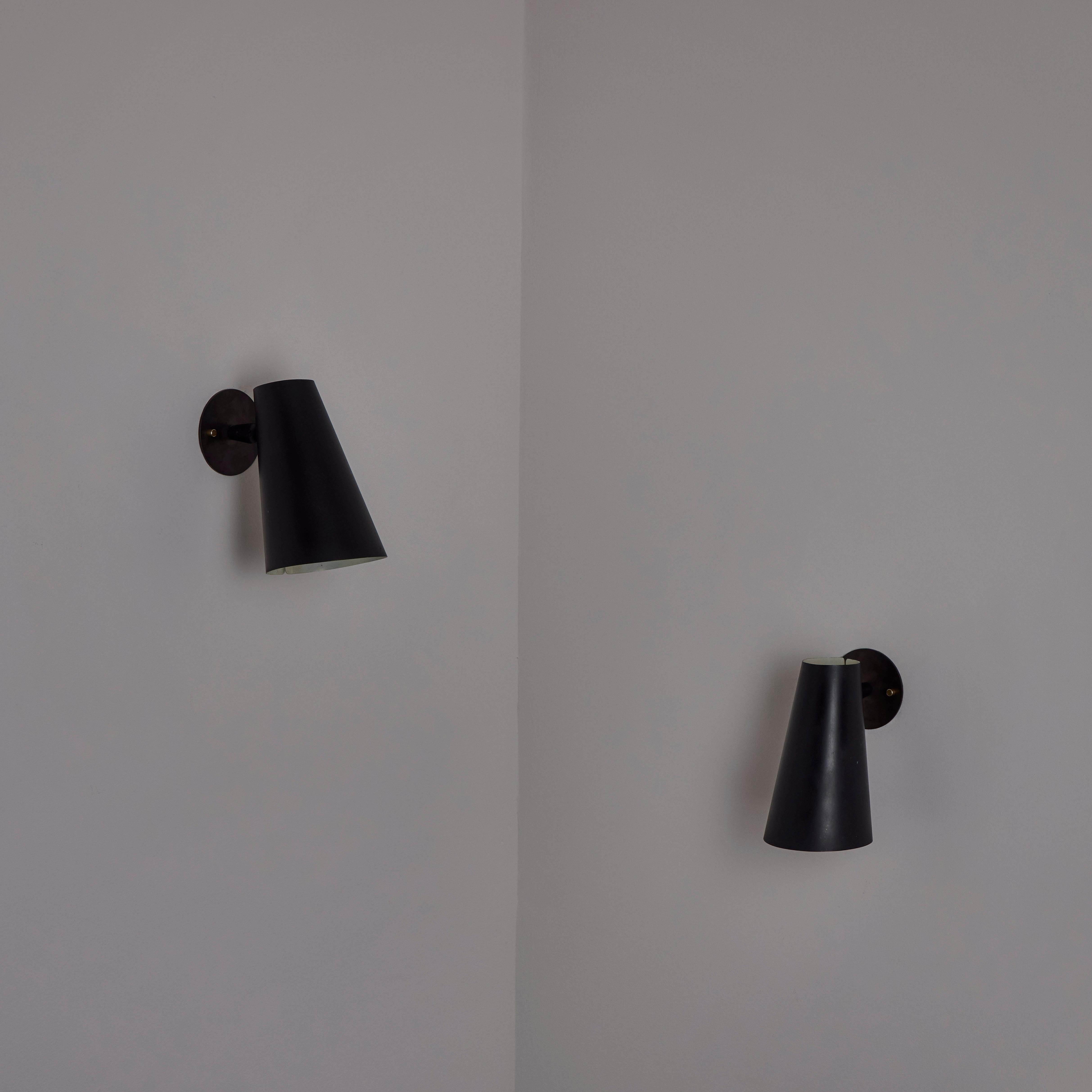 Pair of Sconces by Giuseppe Ostuni for Oluce For Sale 5