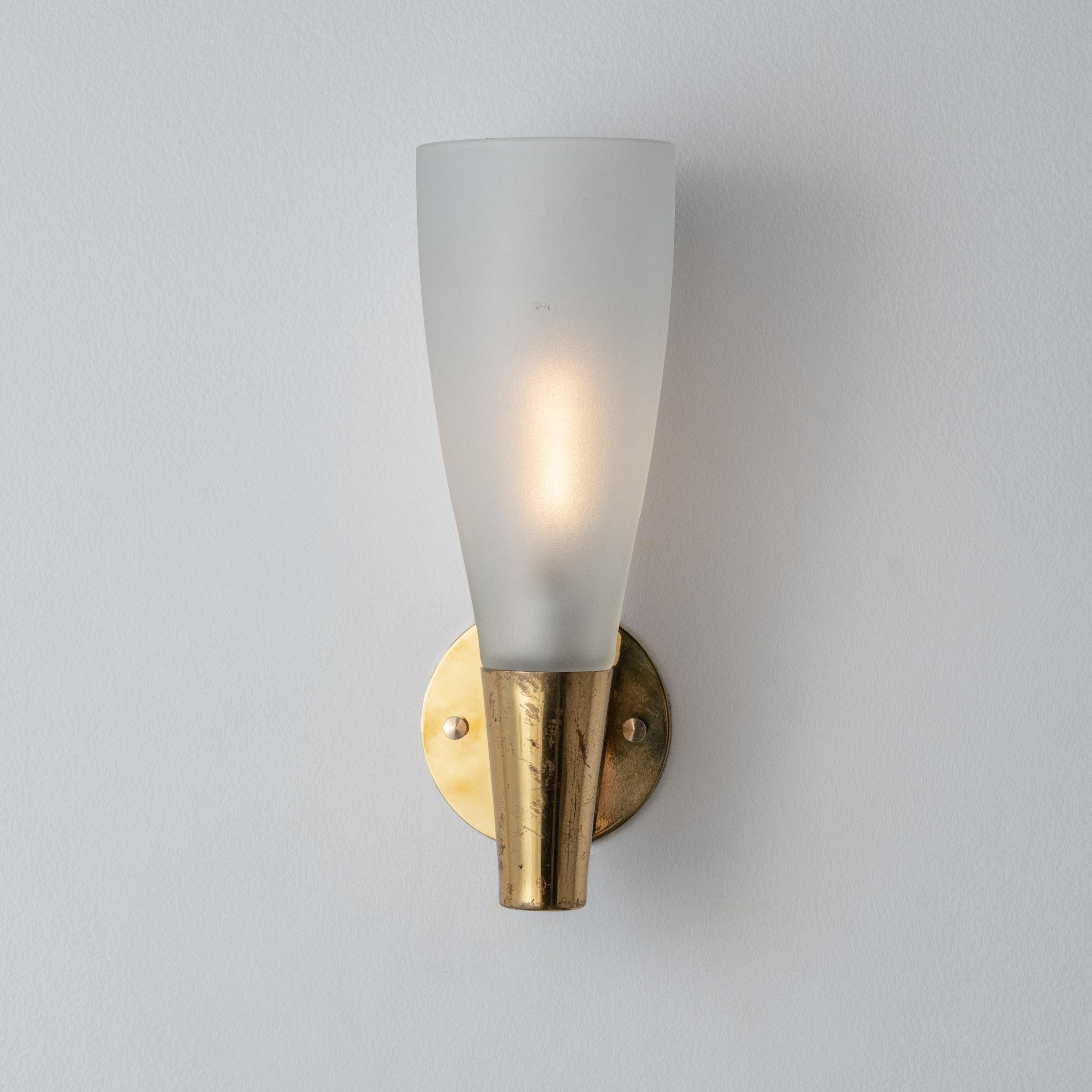 Mid-20th Century Pair of Model 1537 Sconces by Pietro Chiesa for Fontana Arte For Sale