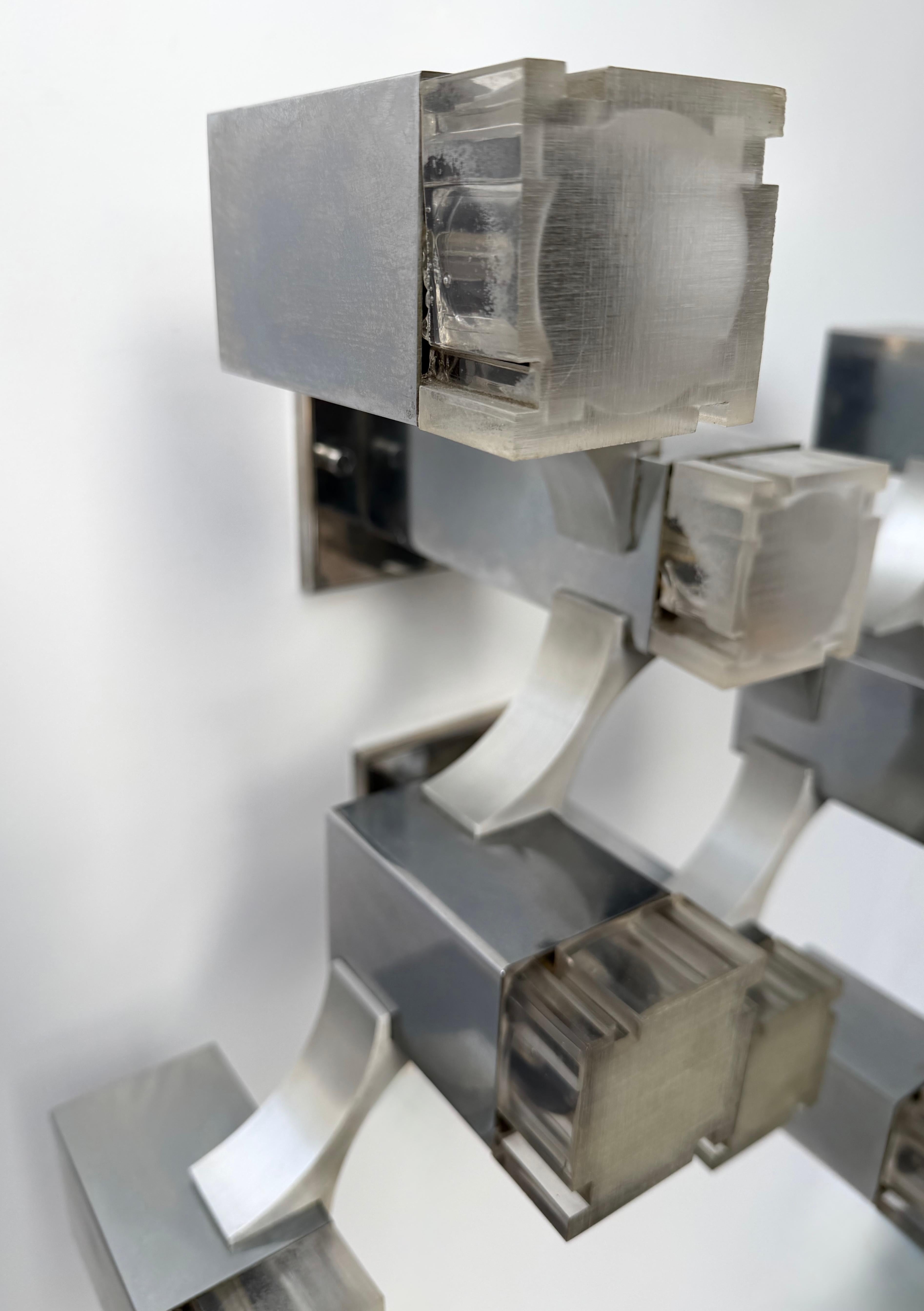 Coppia di applique cubiche in metallo, cromo e lucite di Sciolari, Italia, anni '70 in vendita 3