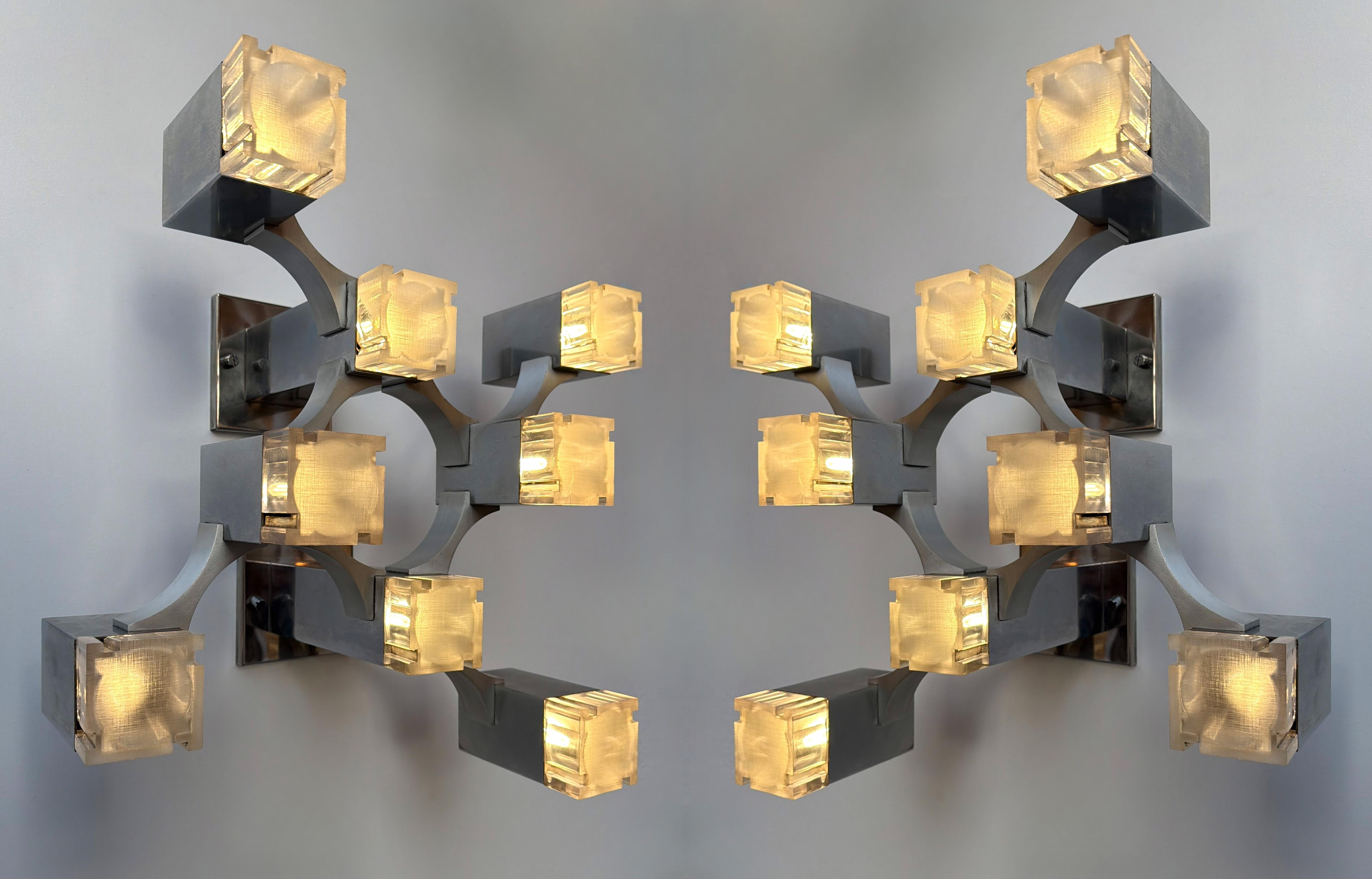 Coppia di applique cubiche in metallo, cromo e lucite di Sciolari, Italia, anni '70 in vendita 5