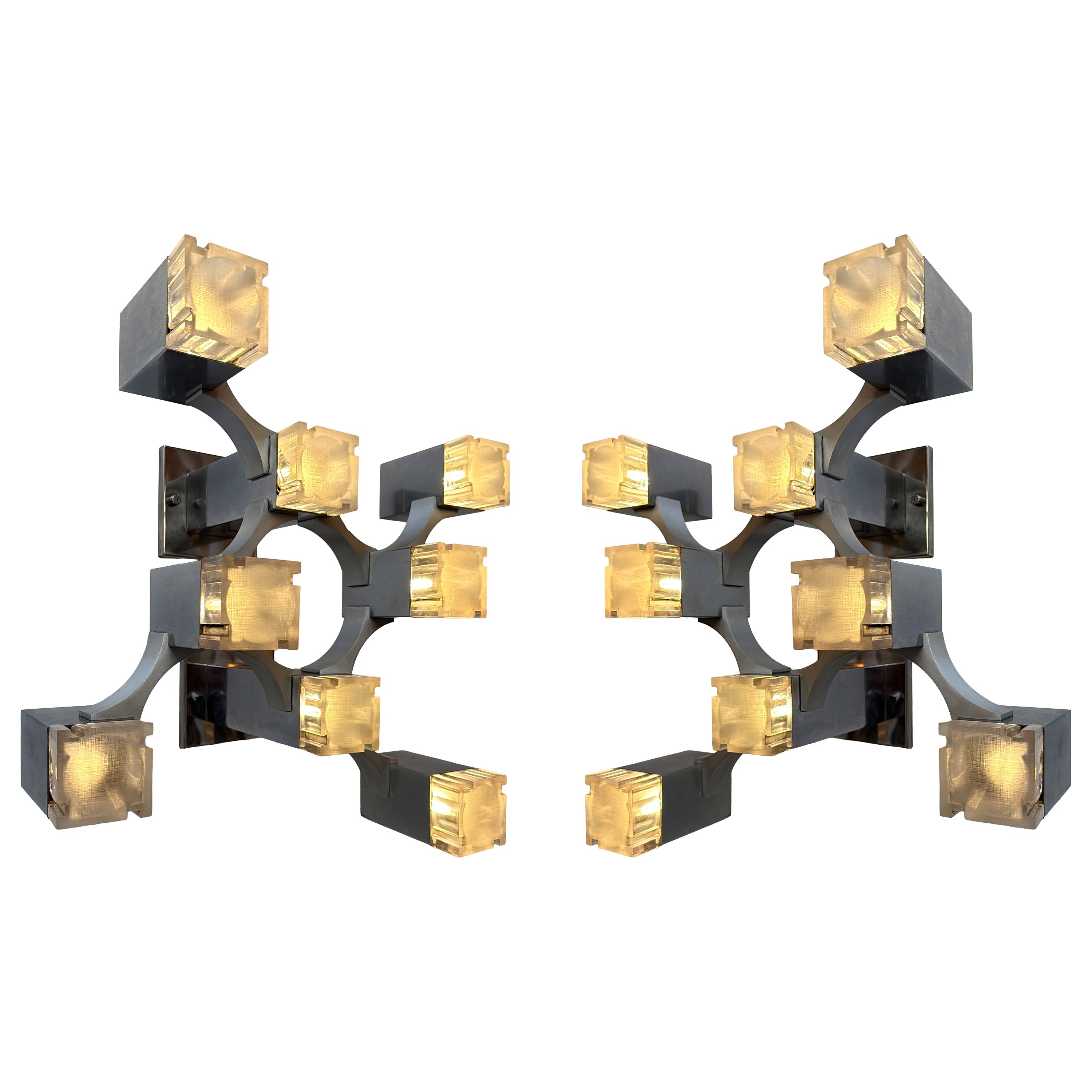 Coppia di applique cubiche in metallo, cromo e lucite di Sciolari, Italia, anni
70