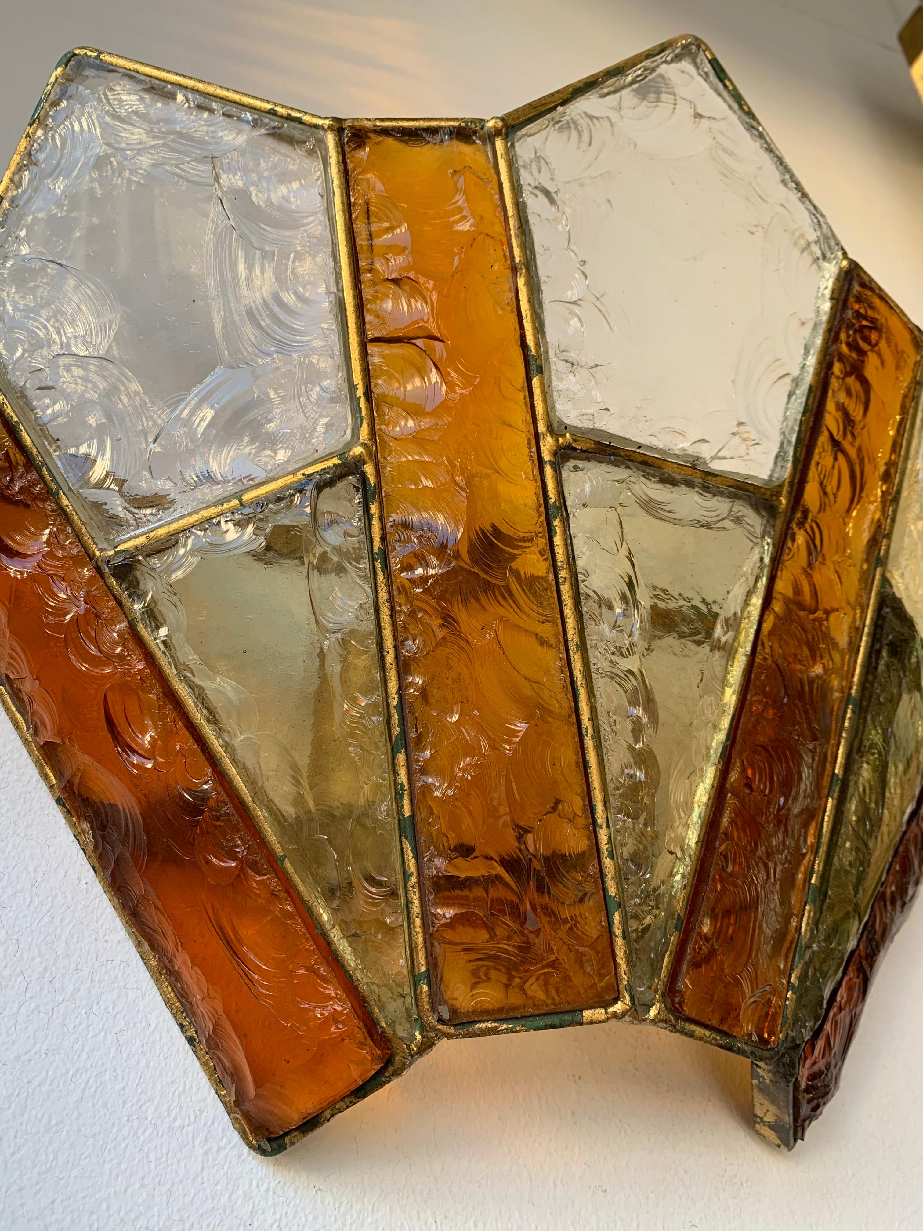 Pair of Sconces Hammered Glass Gold Wrought Iron by Longobard, Italy, 1970s In Good Condition In SAINT-OUEN, FR