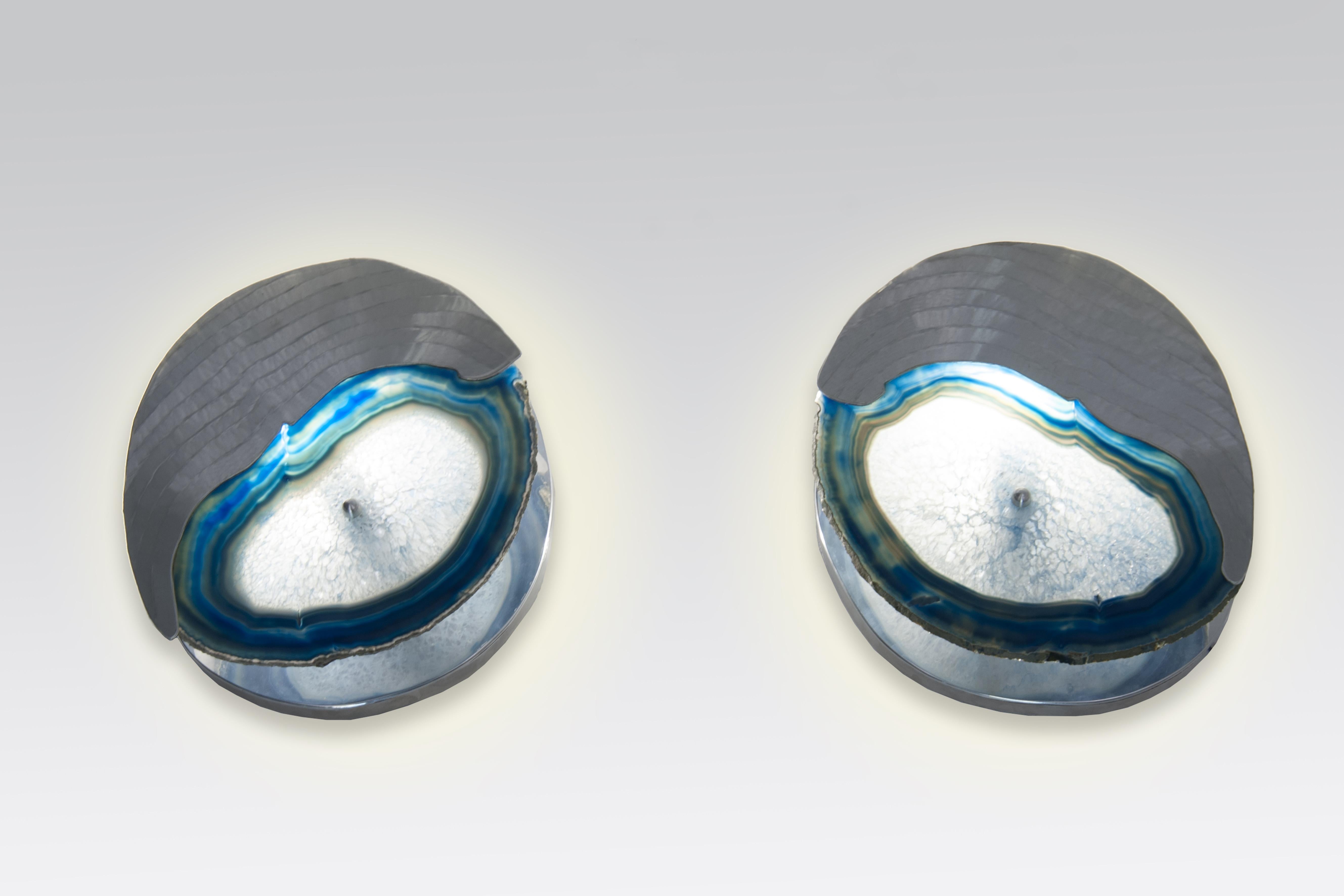 Erstellt, um von Stan Usel zu messen, dieses Paar von Wandleuchtern Aluminium und blauen Achaten Edelstein. Zögern Sie nicht, uns nach den verschiedenen, bereits ausgeführten Modellen zu fragen. Bilden Sie außergewöhnliche Handwerkskunst mit der