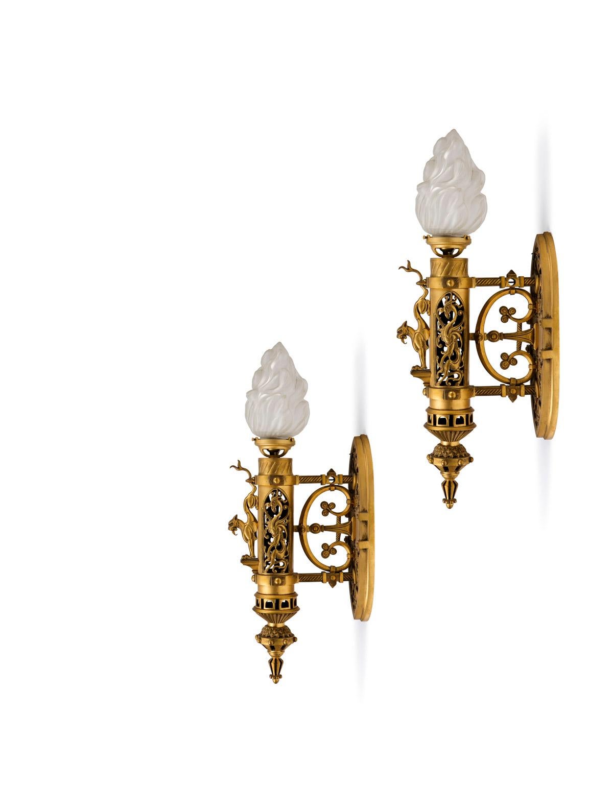 French Pair of Sconces in Bronze Neolassical For Sale