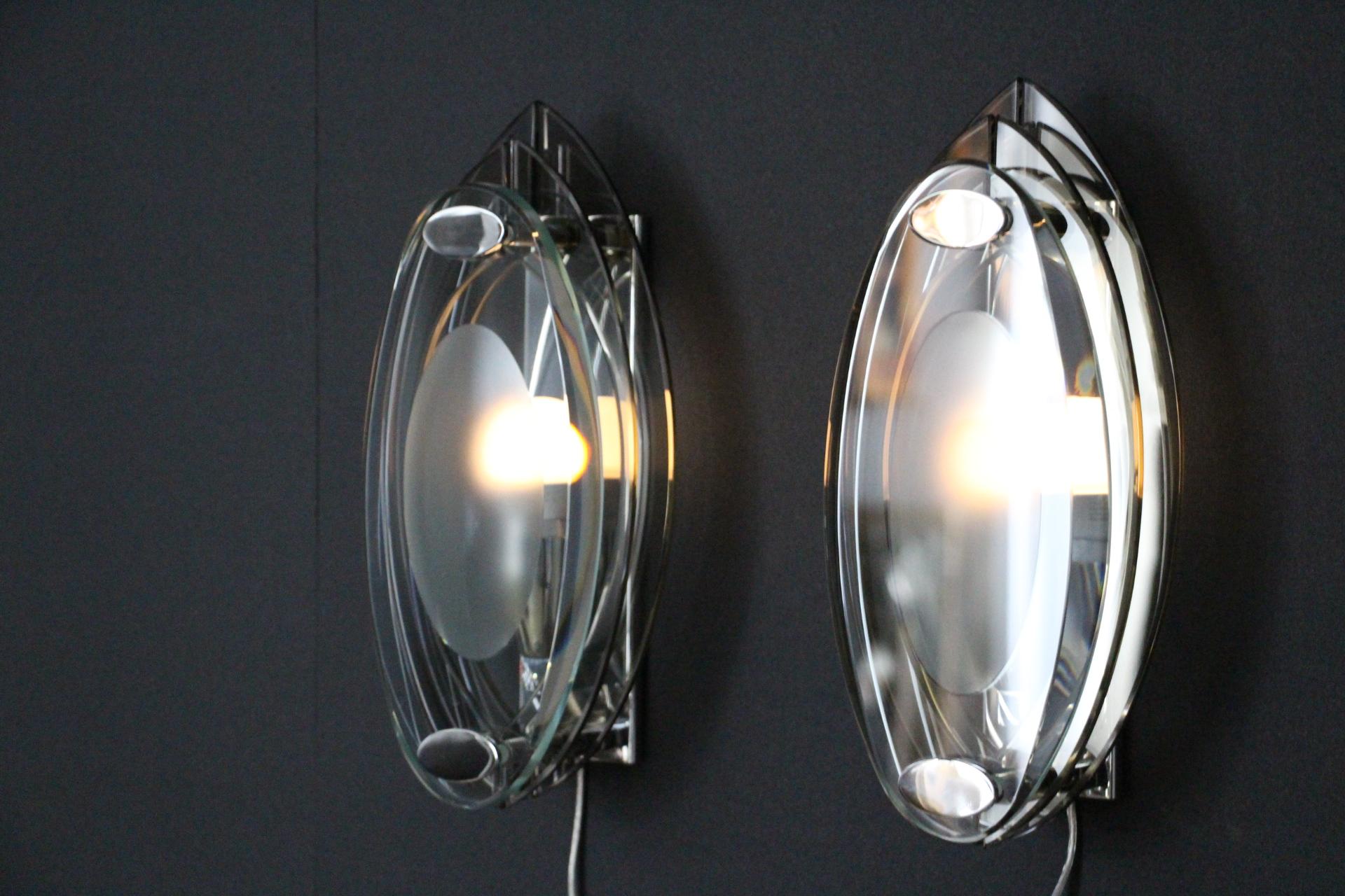 Verre de Murano Paire d'appliques en verre de cristal dans le style de Max Ingrand et Fontana Arte en vente