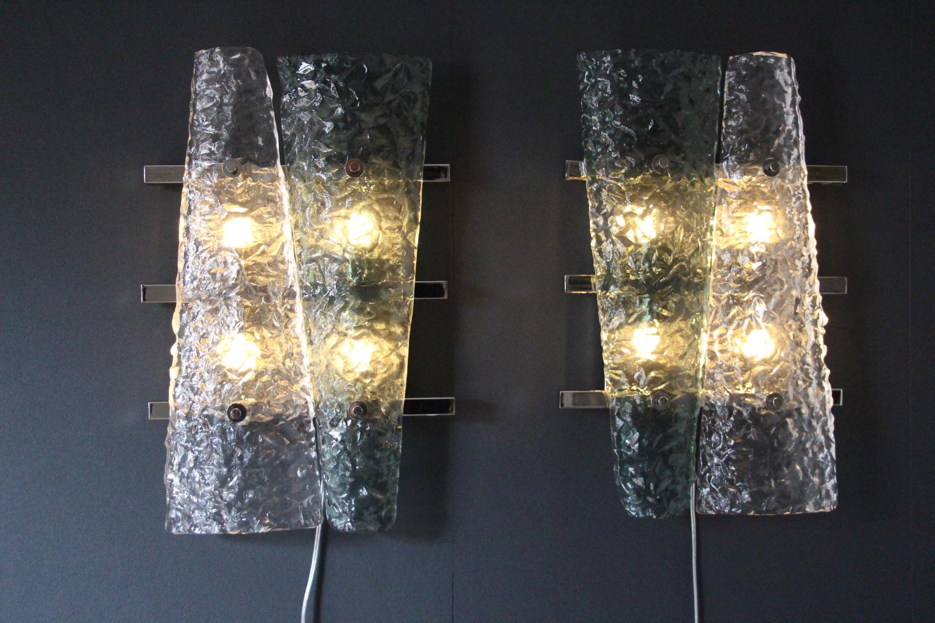 Paire d'appliques en verre de Murano vert émeraude et cristal sur cadre argenté en vente 3