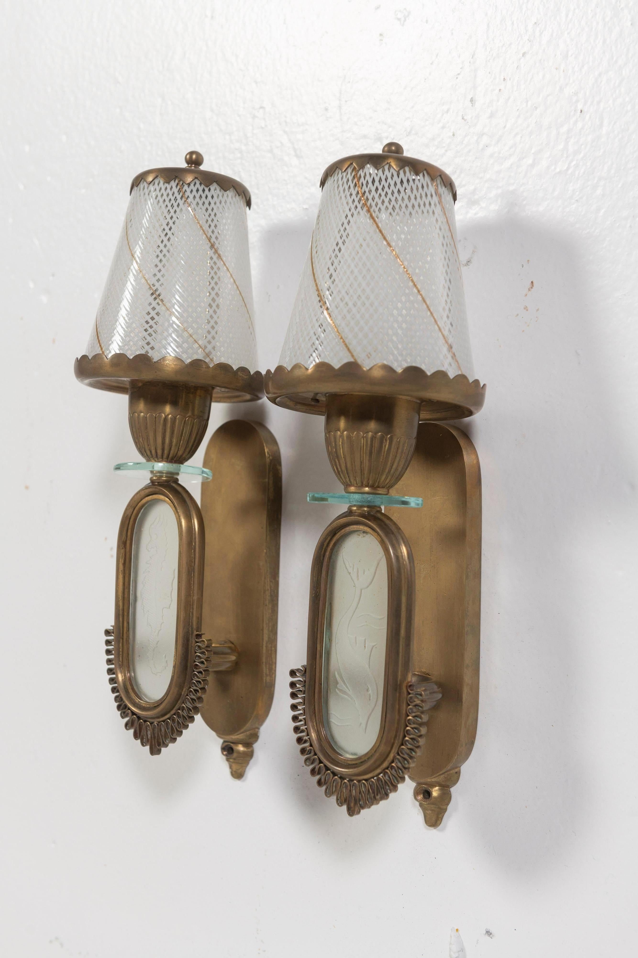 Mid-20th Century Pair of Sconces in Etched Glass, Cut Crystal and Brass, Attributed to Venini For Sale