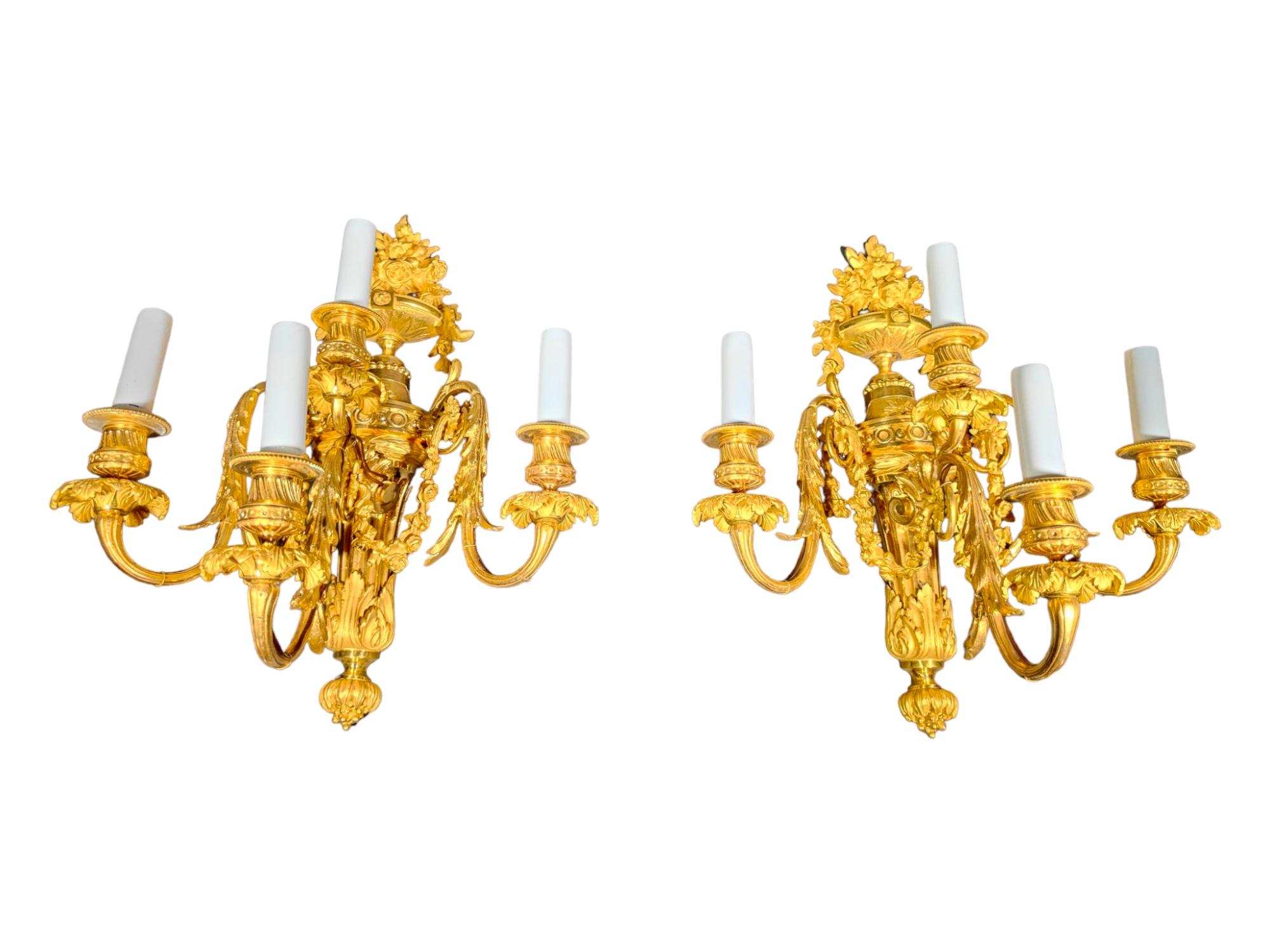 Pair of Sconces in Gilded Bronze Italian Empire Period Eighteenth Century In Good Condition For Sale In Madrid, ES
