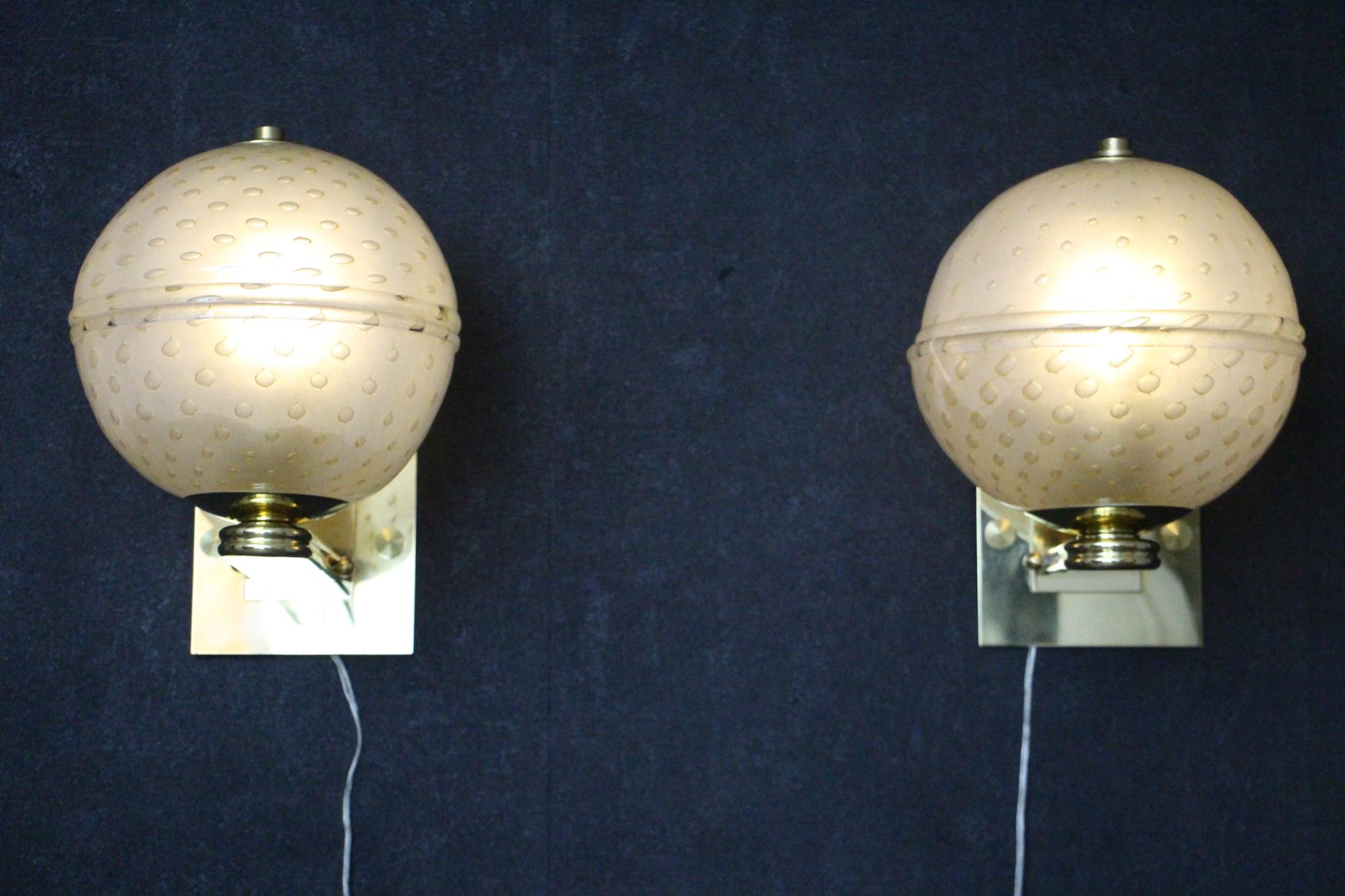 Italian Pair of Sconces in Golden Pulegoso Murano Glass in Barovier Style, Wall Lights For Sale