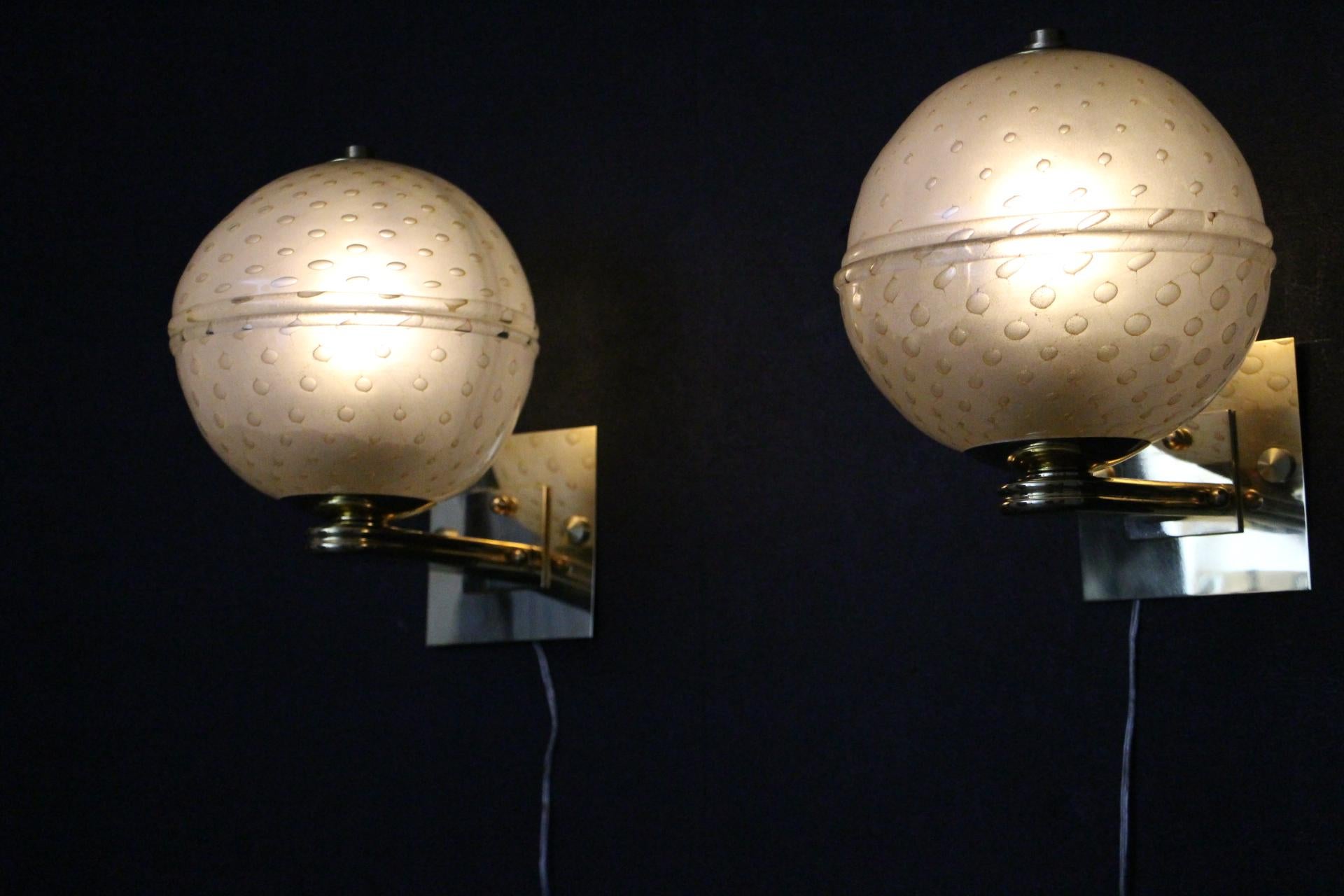 Pair of Sconces in Golden Pulegoso Murano Glass in Barovier Style, Wall Lights For Sale 2