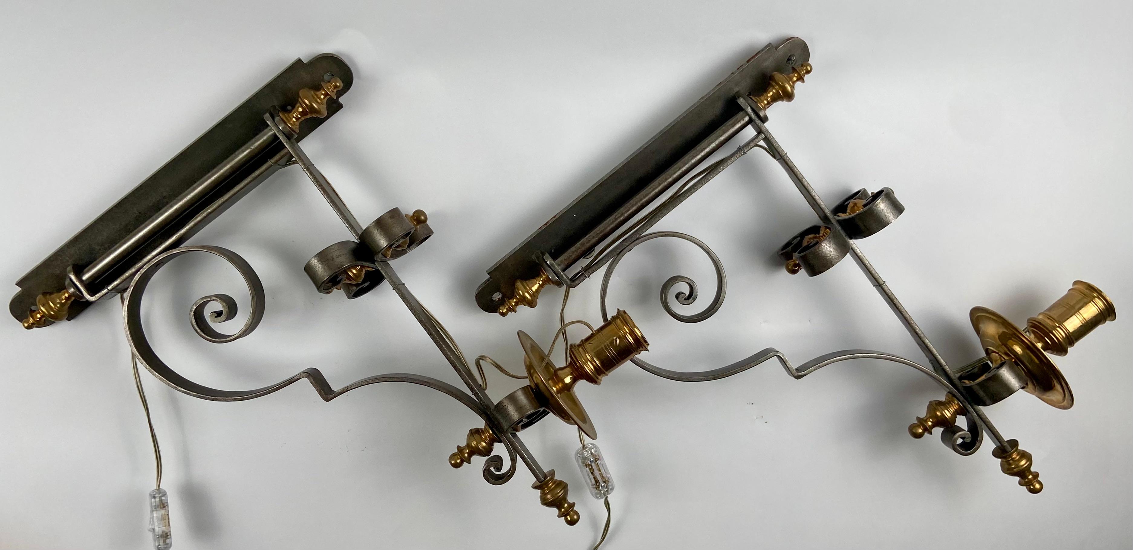 Pair of sconces in steel and bronze In Good Condition For Sale In 'S-HERTOGENBOSCH, NL