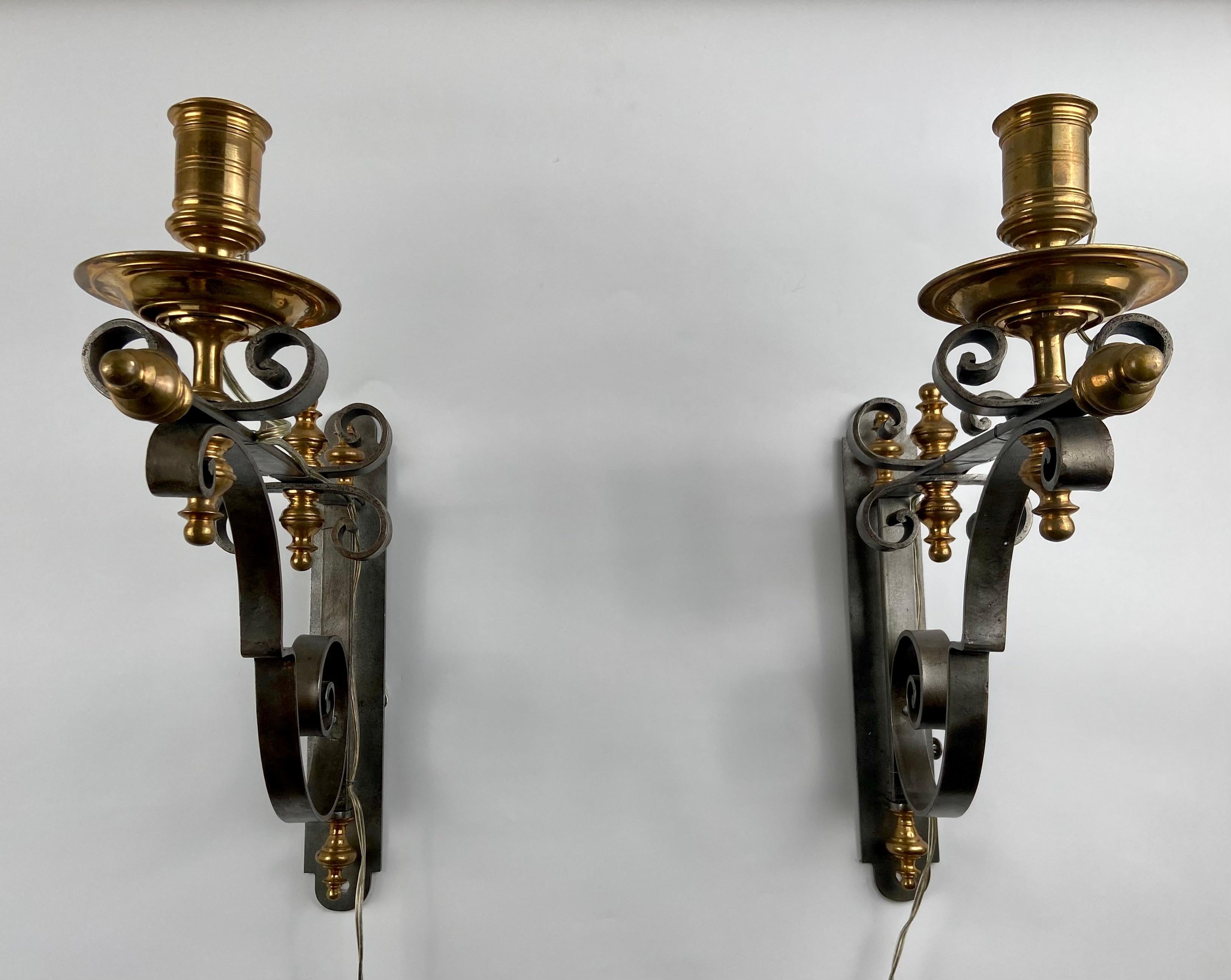 Coppia di appliques in acciaio e bronzo in vendita 1