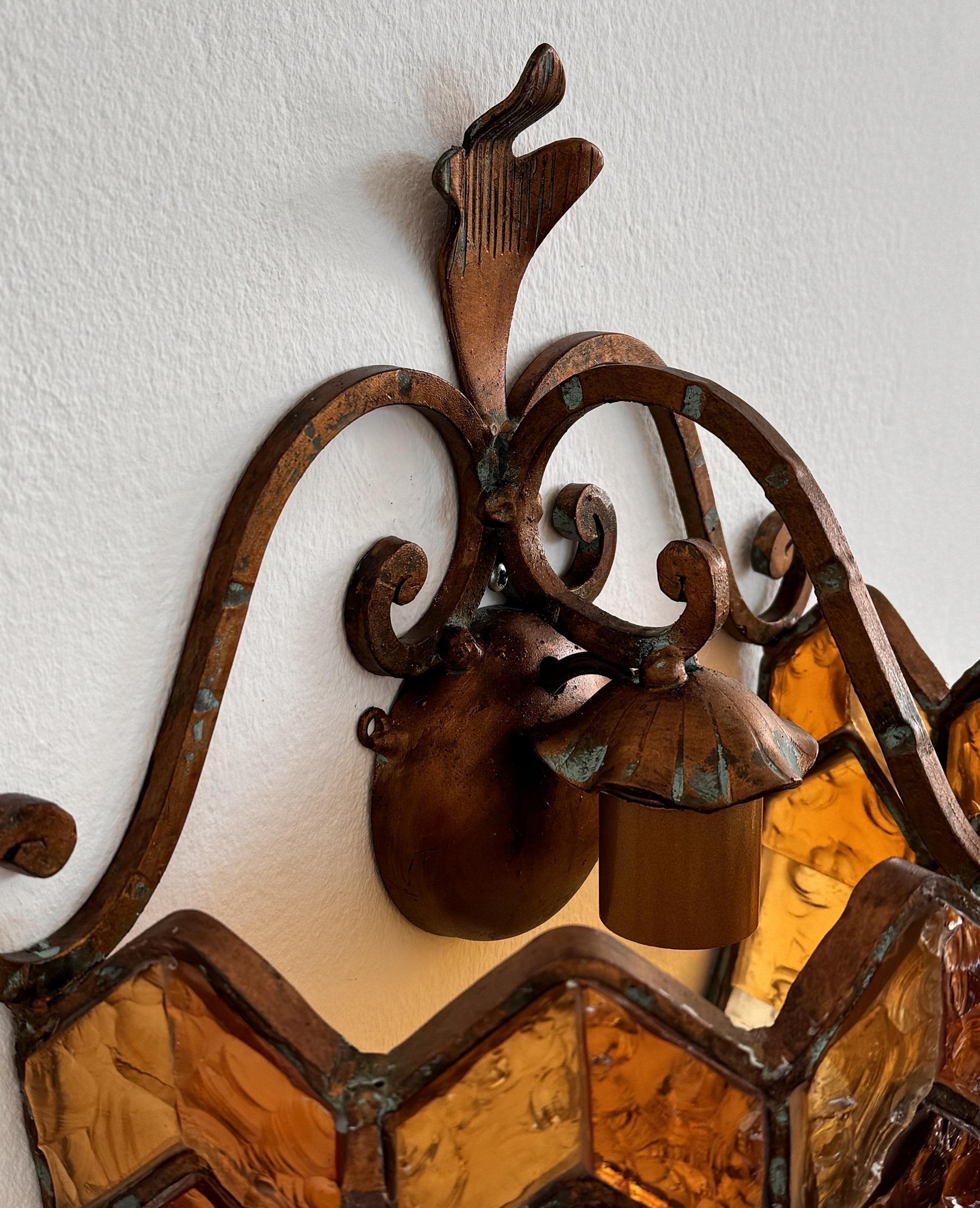 Paar Wandleuchter aus Schmiedeeisen und gehämmertem Glas von Poliarte, Italien, 1970er Jahre im Angebot 3