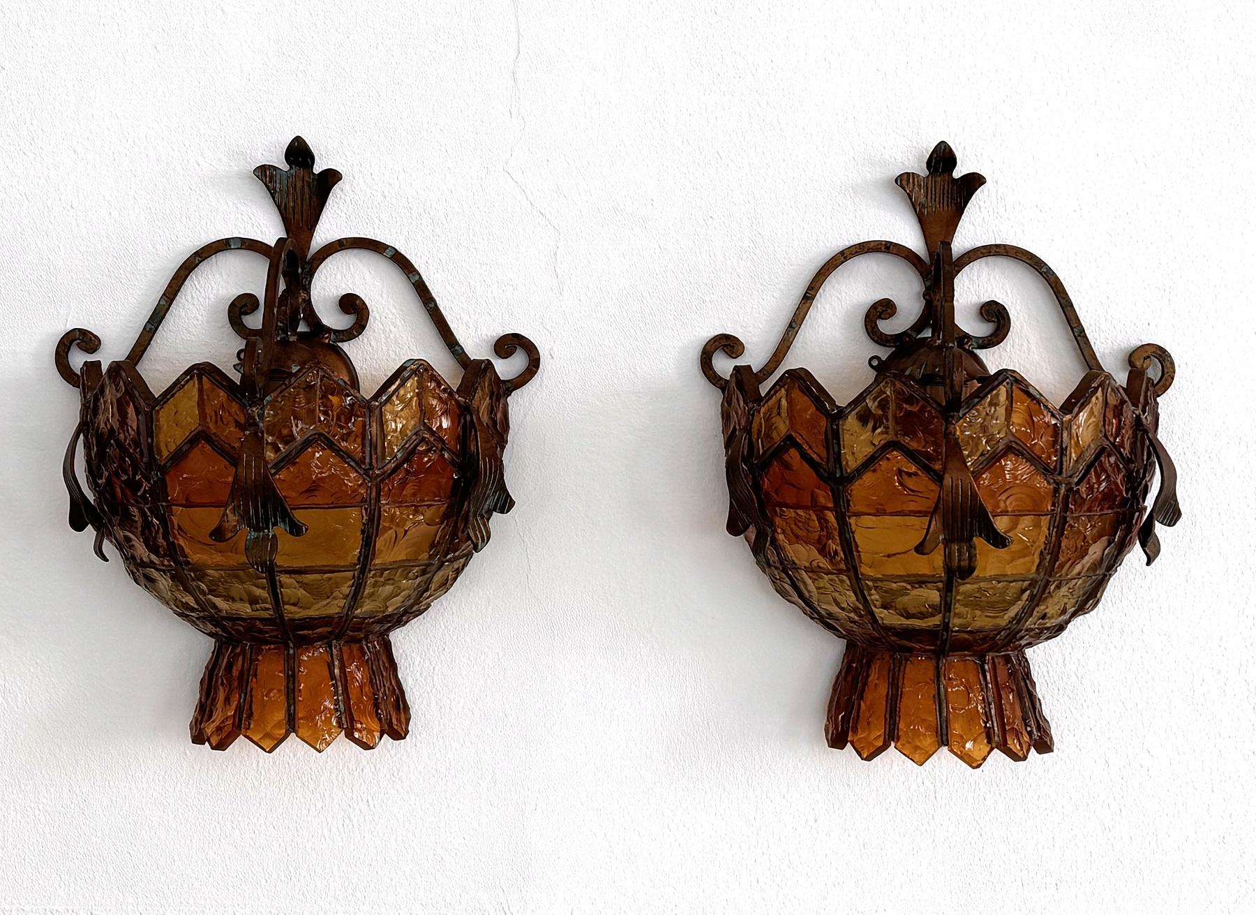 Paar Wandleuchter aus Schmiedeeisen und gehämmertem Glas von Poliarte, Italien, 1970er Jahre im Angebot 9