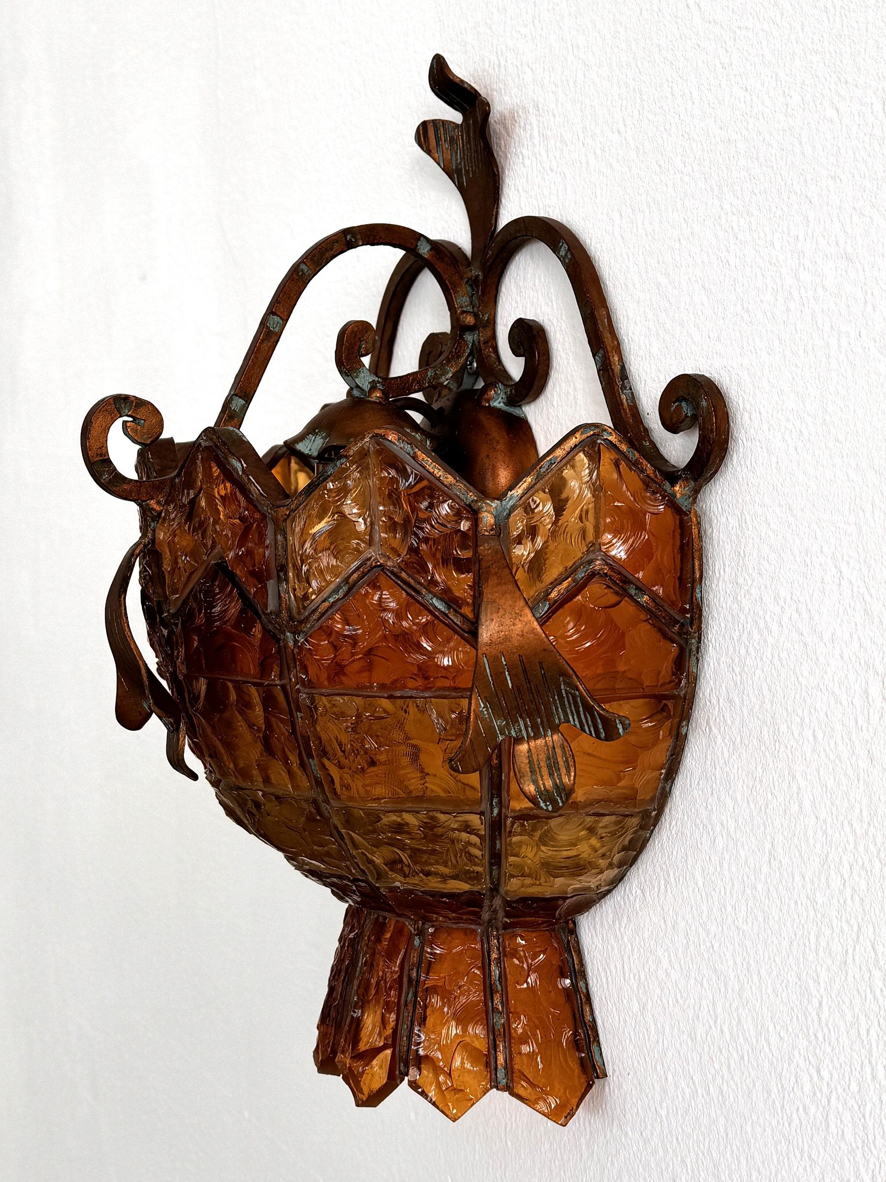 Paar Wandleuchter aus Schmiedeeisen und gehämmertem Glas von Poliarte, Italien, 1970er Jahre (Glaskunst) im Angebot