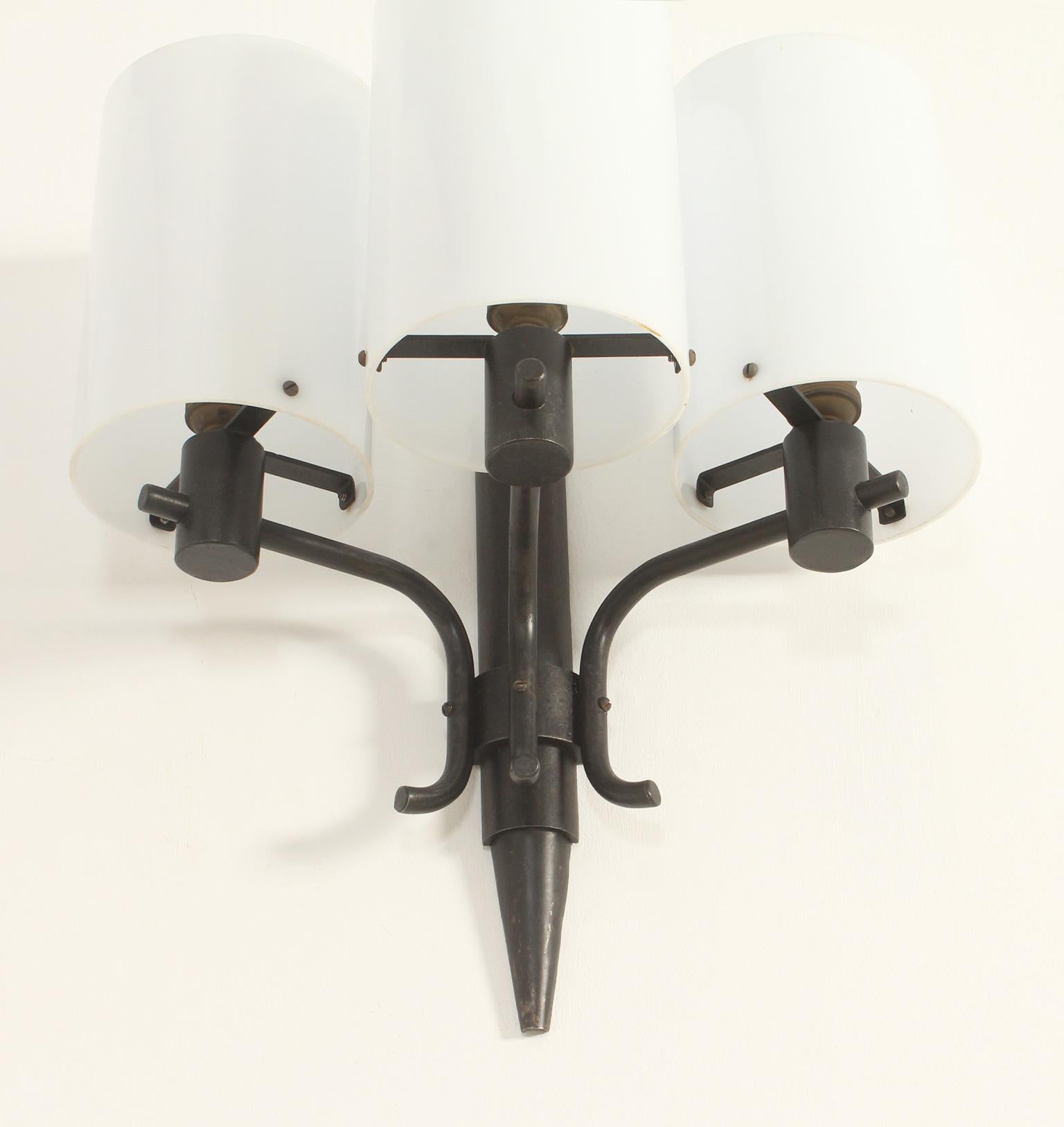 Pair of Sconces in Wrought Iron by Jordi Vilanova, Spain, 1960's In Good Condition For Sale In Barcelona, ES