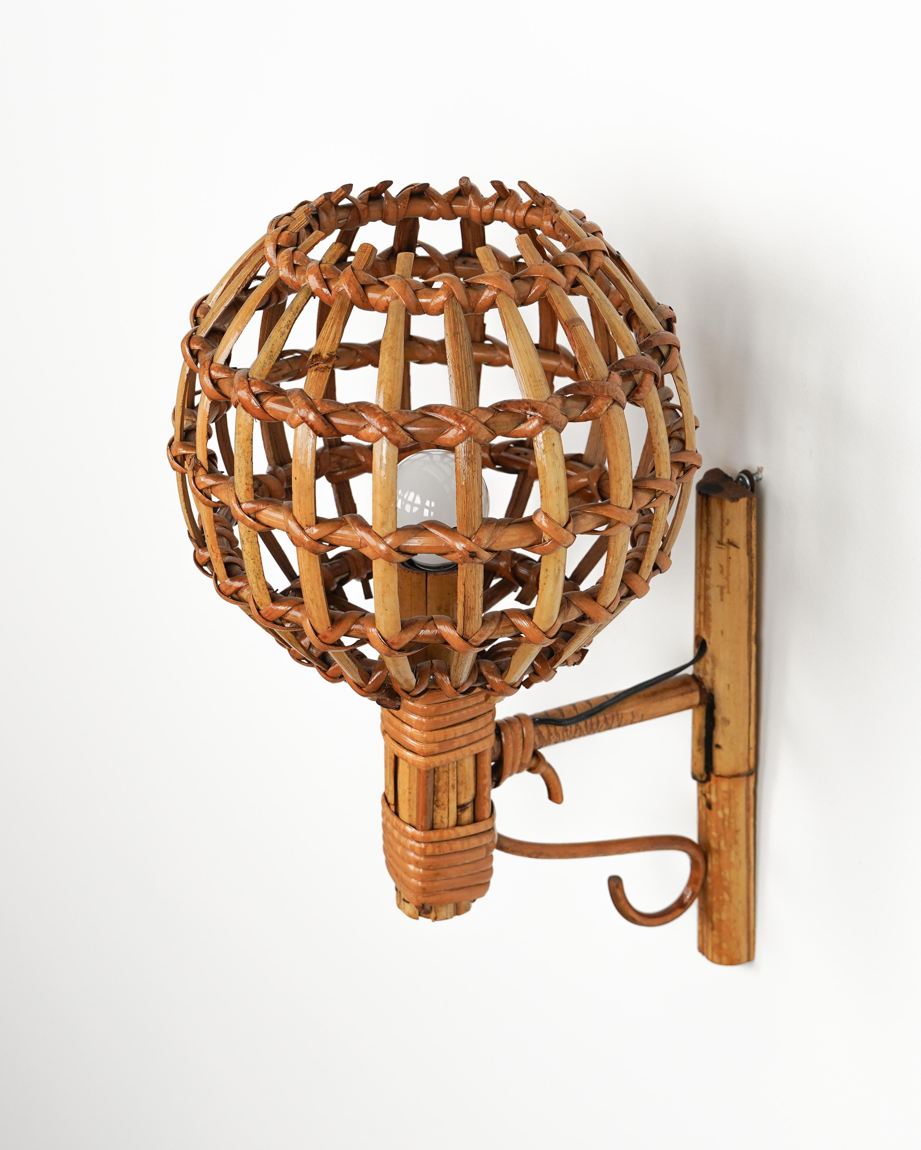 Coppia di lampade a lanterna in bambù e rattan in stile Louis Sognot, Italia, anni '60 in vendita 4