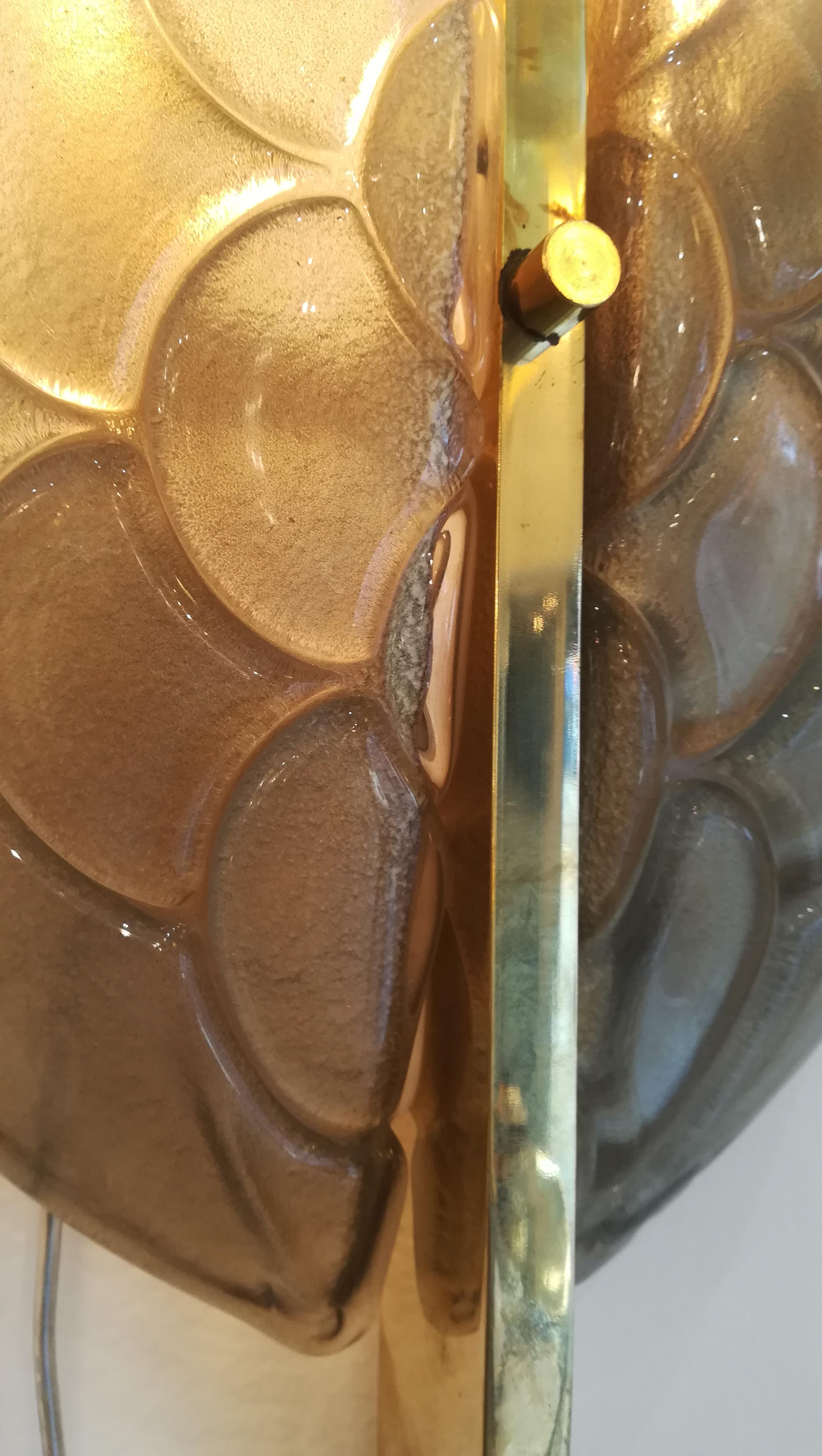 XXIe siècle et contemporain Paire d'appliques:: verre de Murano et laiton en vente