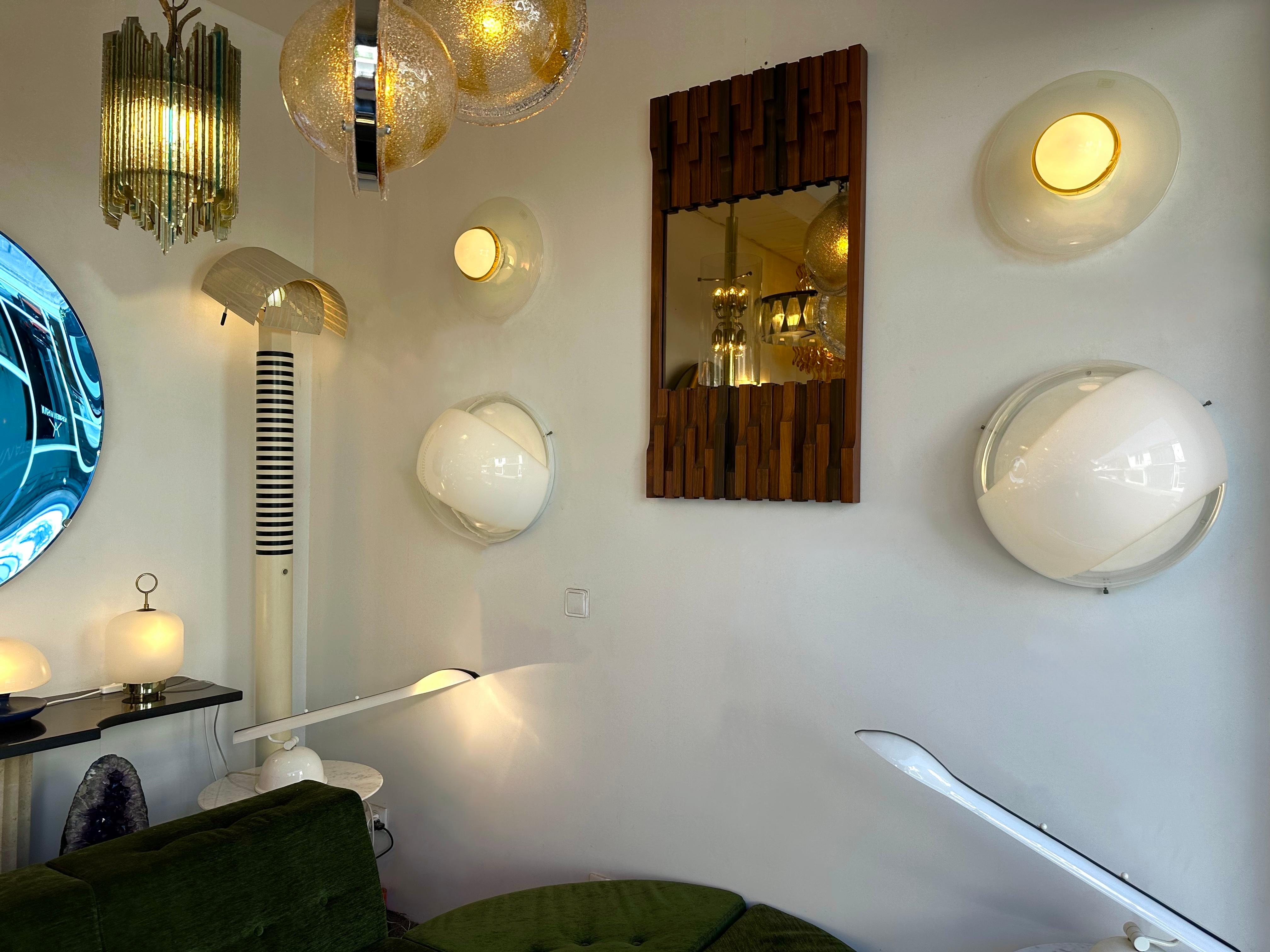 Pair of Sconces Opal Murano Glass Disc by I TRE, Italy, 1970s en venta 4