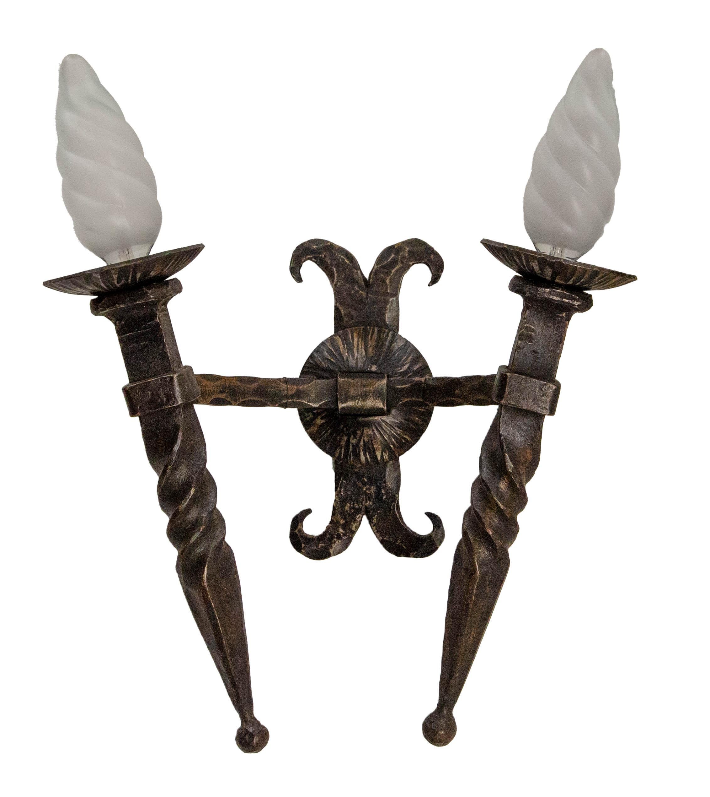 Pareja de Apliques Lámpara de Pared Hierro Forjado, circa 1960, Francés Moderno de mediados de siglo en venta