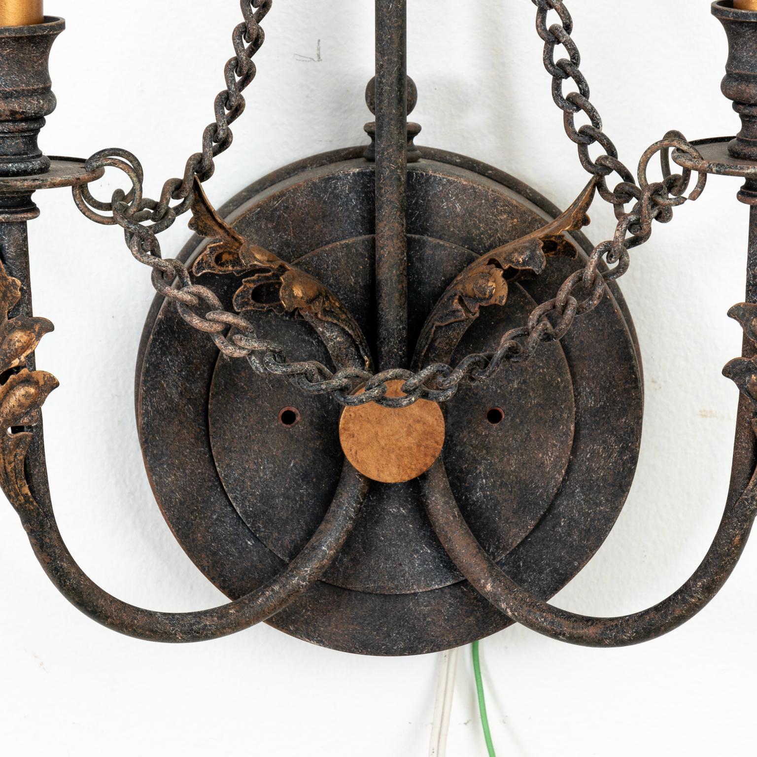 Metallo Coppia di lampade con catene drappeggiate in vendita