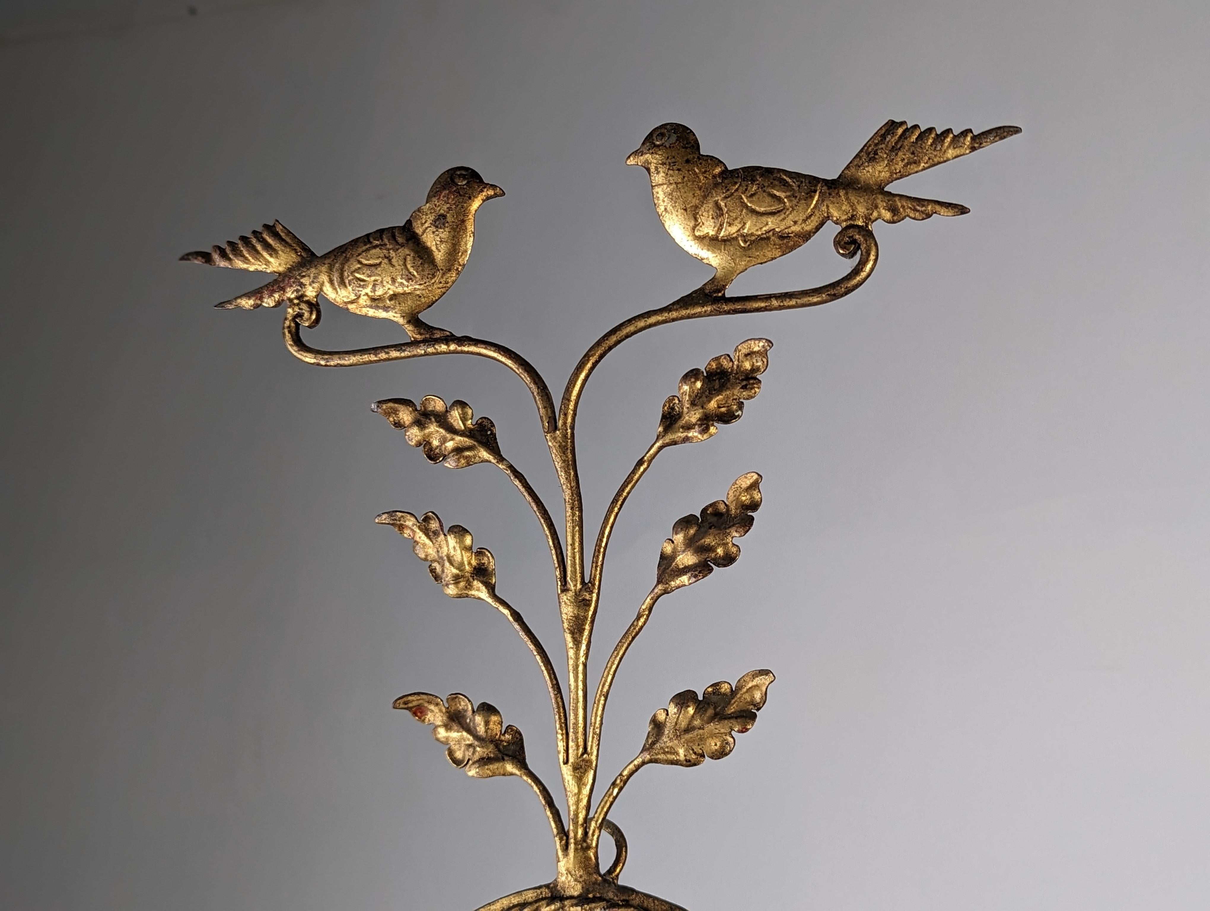 Pair of sconces with mirror between birds and oak leaves In Good Condition For Sale In Benalmadena, ES